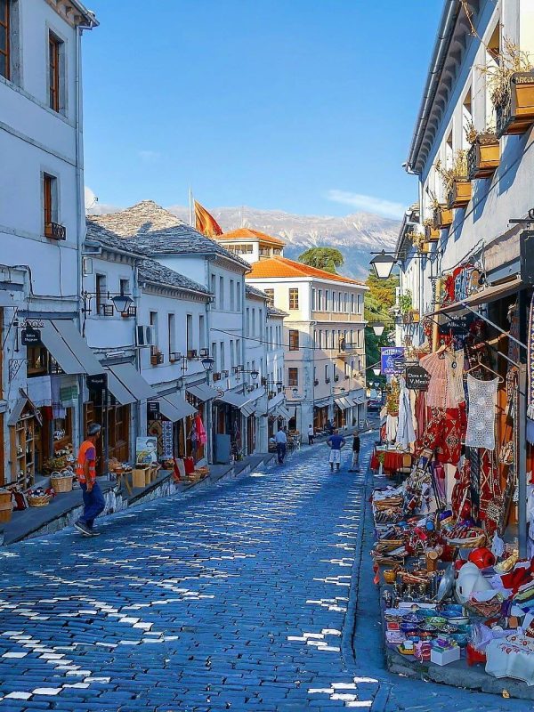 Gjirokastër, Gjirokastra, Gjinokastër, Albania, Mali and Gjere, World Heritage List, stone town Albania, fortress, Gjirokaster fortress, old bazaar, city of museums, Folk Music Festival, most popular destinations, most popular destinations in albania, Gjirokaster, gjirokaster things to do, popular thing to do, Gjirokastër, Gjirokastra, Gjinokastër, Albanija, Mali i Gjere, Popis svjetske baštine, kameni grad Albanija, tvrđava, tvrđava Gjirokaster, stari bazar, grad muzeja, Festival narodne glazbe, najpopularnija odredišta, najpopularnija odredišta u albaniji, Gjirokaster, gjirokaster stvari raditi, popularna stvar za raditi,