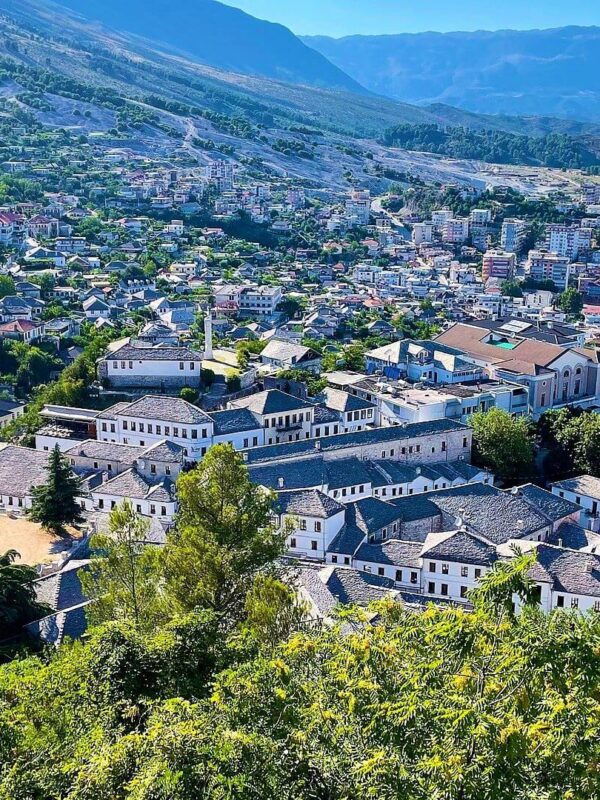 Gjirokastër, Gjirokastra, Gjinokastër, Albania, Mali and Gjere, World Heritage List, stone town Albania, fortress, Gjirokaster fortress, old bazaar, city of museums, Folk Music Festival, most popular destinations, most popular destinations in albania, Gjirokaster, gjirokaster things to do, popular thing to do, Gjirokastër, Gjirokastra, Gjinokastër, Albanija, Mali i Gjere, Popis svjetske baštine, kameni grad Albanija, tvrđava, tvrđava Gjirokaster, stari bazar, grad muzeja, Festival narodne glazbe, najpopularnija odredišta, najpopularnija odredišta u albaniji, Gjirokaster, gjirokaster stvari raditi, popularna stvar za raditi,