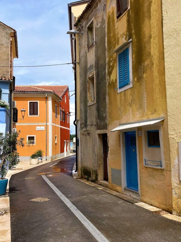 Novigrad, Cittanova, Istrian peninsula, Poreč, Umag, Buje, Croatia, Istria, Antenal, Bužinija, Dajla, Mareda, wine, Mediterranean charm, historical heritage, tradition, summer events, Dajla-Daila, exhibition, Testamenta heri et hodie, Abbey of Praglia, wine bar, Pervino, Rovinj, souvenir shops, sushi, Novigrad, Cittanova, Istarski poluotok, Poreč, Umag, Buje, Hrvatska, Istra, Antenal, Bužinija, Dajla, Mareda, vino, mediteranski šarm, povijesna baština, tradicija, ljetna događanja, Dajla-Daila, izložba, Testamenta heri et hodie, Opatija Praglia, wine bar, Pervino, Rovinj, suvenirnice, sushi,