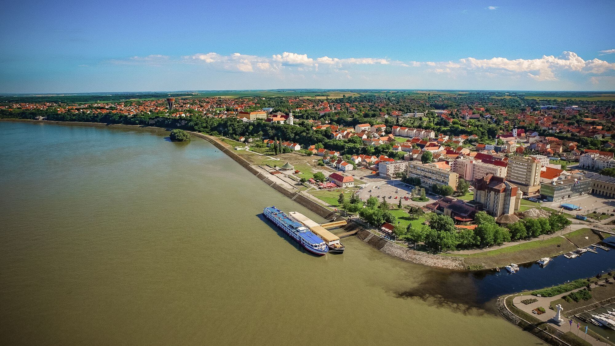Danube, Water Bus Bajadera, Vukovar, Ilok wine, Bajadera, Forest park Adica, Vukovarska kuća, 032, Maritim, Central, Vukovarski pub, Dublin Pub, Lavoslav Ružička, Hotel Lav, Villa Martini, Eltz Manor, Srijem Palace, Stagecoach mail building, Magistrate building, Dunav, Water Bus Bajadera, Vukovar, Iločko vino, Bajadera, Park šuma Adica, Vukovarska kuća, 032, Maritim, Central, Vukovarski pub, Dublin Pub, Lavoslav Ružička, Hotel Lav, Villa Martini, Dvorac Eltz, Palača Srijem, Zgrada diližanse , Zgrada Magistrata