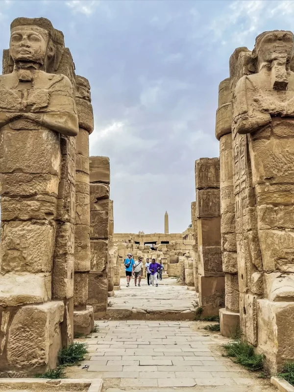 religious temple luksor, largest religious temple egypt, Great Court, Ramesses III Chapel, Hypostyle hall, Tuthmosis III Hall, Sacred Lake, Thutmose III Pylon, Temple of Ramses III, Temple of Ramses II, Temple of Khonsu, small temples, Egyptian Gods, Goddess Maat, Egypt, Egyptian law, Lord of Maat, temple complex, statues, hieroglyphics, Luxor city, Mut Temple, Sphinx Avenue, Nile River, Egypt, Luxor, Pharaohs, Karnak Temples, Goddess Maat, vjerski hram luksor, najveći vjerski hram u Egiptu, Veliki dvor, Kapela Ramzesa III, Hipostilna dvorana, Dvorana Tutmozis III, Sveto jezero, Stub Tutmozisa III, Hram Ramzesa III, Hram Ramzesa II, Hram Khonsua, mali hramovi, Egipatski bogovi, Božica Maat, Egipat, egipatski zakon, Gospodar Maata, hramski kompleks, kipovi, hijeroglifi, grad Luksor, hram Mut, Avenija sfingi, rijeka Nil, Egipat, Luksor, faraoni, hramovi u Karnaku, božica Maat, Nil, Luksor, hramovi Karnak, hramovi u Karnaku, Egipatski hram, staroegipatski hramovi,Karnak hramovi, najvećom vjerska građevina, eliki dvor, kapela Ramzesa III, Hipostilna dvorana, Dvorana Tutmozis III, Sveto jezero, Stub Tutmozis III, Hram Ramzesa III, Hram Ramzesa II, Hram Khonsua, Božica Maat, najveći vjerski hram, Egipat, Avenija Sfinga,