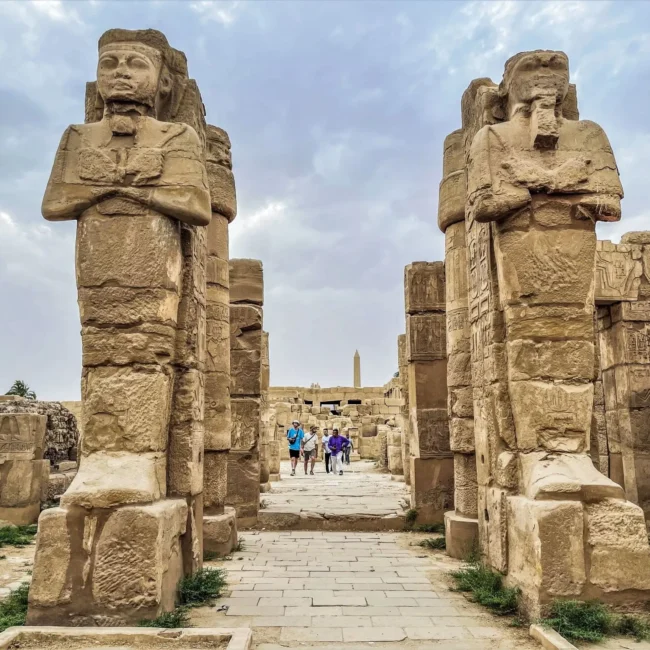 religious temple luksor, largest religious temple egypt, Great Court, Ramesses III Chapel, Hypostyle hall, Tuthmosis III Hall, Sacred Lake, Thutmose III Pylon, Temple of Ramses III, Temple of Ramses II, Temple of Khonsu, small temples, Egyptian Gods, Goddess Maat, Egypt, Egyptian law, Lord of Maat, temple complex, statues, hieroglyphics, Luxor city, Mut Temple, Sphinx Avenue, Nile River, Egypt, Luxor, Pharaohs, Karnak Temples, Goddess Maat, vjerski hram luksor, najveći vjerski hram u Egiptu, Veliki dvor, Kapela Ramzesa III, Hipostilna dvorana, Dvorana Tutmozis III, Sveto jezero, Stub Tutmozisa III, Hram Ramzesa III, Hram Ramzesa II, Hram Khonsua, mali hramovi, Egipatski bogovi, Božica Maat, Egipat, egipatski zakon, Gospodar Maata, hramski kompleks, kipovi, hijeroglifi, grad Luksor, hram Mut, Avenija sfingi, rijeka Nil, Egipat, Luksor, faraoni, hramovi u Karnaku, božica Maat, Nil, Luksor, hramovi Karnak, hramovi u Karnaku, Egipatski hram, staroegipatski hramovi,Karnak hramovi, najvećom vjerska građevina, eliki dvor, kapela Ramzesa III, Hipostilna dvorana, Dvorana Tutmozis III, Sveto jezero, Stub Tutmozis III, Hram Ramzesa III, Hram Ramzesa II, Hram Khonsua, Božica Maat, najveći vjerski hram, Egipat, Avenija Sfinga,
