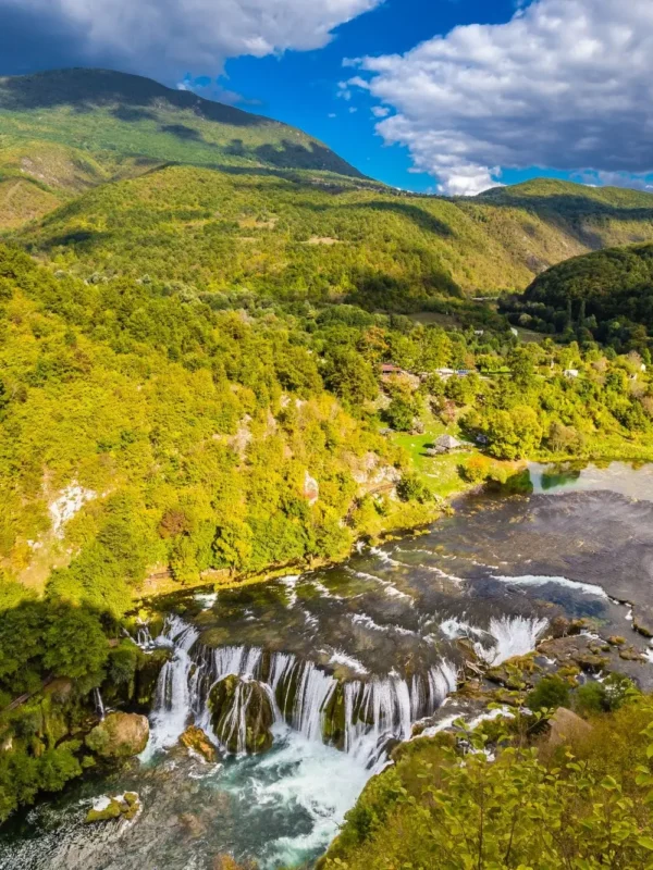štrbački buk fotografije, štrbački buk recenzije, štrbački buk rafting, štrbački buk slike, štrbački buk restoran, slapovi una, rijeka una, strbacki buk gdje se nalazi, Štrbački buk, aktivnosti na otvorenom, vodopad, vodopad rijeke Une, rijeke Une, Kulen Vakuf, Orašac, Bosna i Hercegovina, Hrvatska, Nacionalni park Una, Nacionalni park Una, kajak na rijeci Uni, vožnja kanuom na rijeci Uni, rafting na Uni, Martin Brod, Doljani, Donji Štrbci, Štrbacki buk photos, Štrbacki buk reviews, Štrbacki buk rafting, Štrbacki buk pictures, Štrbacki buk restaurant, una waterfalls, Una river, Strbacki buk where it is located, Štrbacki buk, outdoor activities, waterfall, Una river waterfall, Una river, Kulen Vakuf , Orašac, Bosnia and Herzegovina, Croatia, Una National Park, Una National Park, kayaking on the Una River, canoeing on the Una River, rafting on the Una, Martin Brod, Doljani, Donji Štrbci,