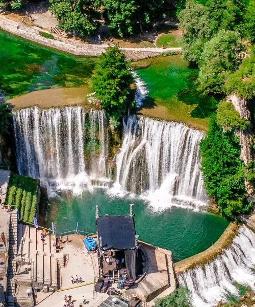 Jajce, Pliva Waterfall, jumping competition in jajce, pliva waterfall jumping, waterfall jump, jajce waterfall, Plivski vodopad, Vodopad Plive, Turistička zajednica grada Jajca, Jajce, vodopad Plive, natjecanje u skokovima u jajcu, pliva vodopad skok, vodopad skok, jajački vodopad,