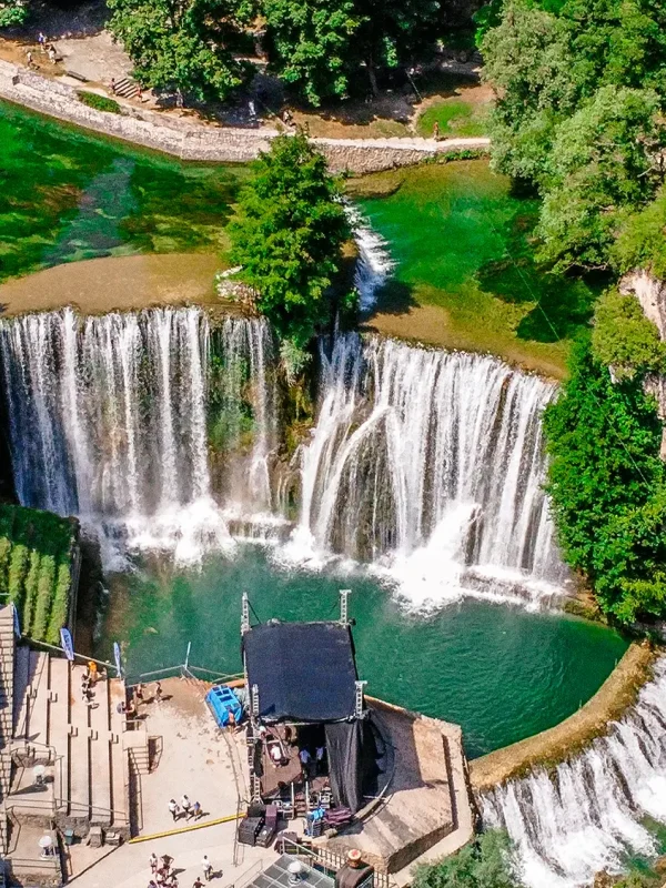 Jajce, Pliva Waterfall, jumping competition in jajce, pliva waterfall jumping, waterfall jump, jajce waterfall, Plivski vodopad, Vodopad Plive, Turistička zajednica grada Jajca, Jajce, vodopad Plive, natjecanje u skokovima u jajcu, pliva vodopad skok, vodopad skok, jajački vodopad,