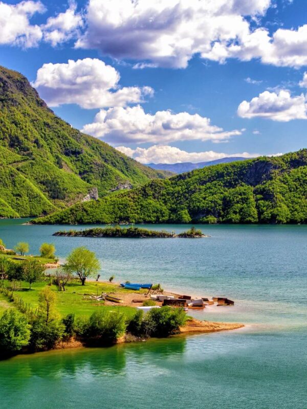 Albania, 10 reasons why, 10 reasons why to visit albania, why visit Albania, visit albania in september, albania climate, Dhermi, Ksamil, Saranda, when to visit albania, best time to visit albania, Butrint, Gjirokastra, food Albania, Theth national park, Valbona national park, is albania affordable, Albania in September, Albanija, 10 razloga zašto, 10 razloga zašto posjetiti albaniju, zašto posjetiti Albaniju, posjetiti albaniju u rujnu, klima u albaniji, Dhermi, Ksamil, Saranda, kada posjetiti albaniju, najbolje vrijeme za posjet albaniji, Butrint, Gjirokastra, hrana Albanija, Theth nacionalni park, nacionalni park Valbona, je li albanija pristupačna, Albanija u rujnu,