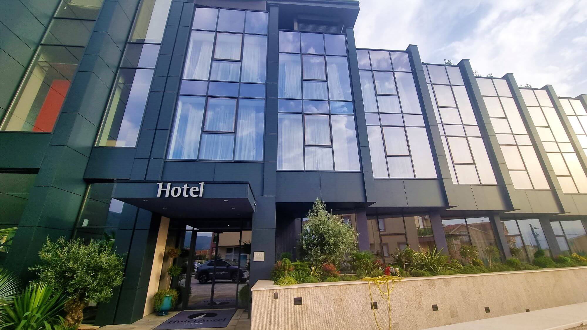 Hotel Aurel Coast, Radanovici, Tivat Airport, hotels near Tivat Airport, Old Town of Kotor, Old Town Kotor hotels, Kotor hotels, hotels near Kotor, Montenegro, Boka Kotorska, Kotor-Lovćen cable car, Hotel Aurel Coast, Radanovići, Aerodrom Tivat, hoteli u blizini aerodroma Tivat, Stari grad Kotor, Stari grad Kotor hoteli, hoteli u Kotoru, hoteli u blizini Kotora, Crna Gora, Boka Kotorska, žičara Kotor-Lovćen,