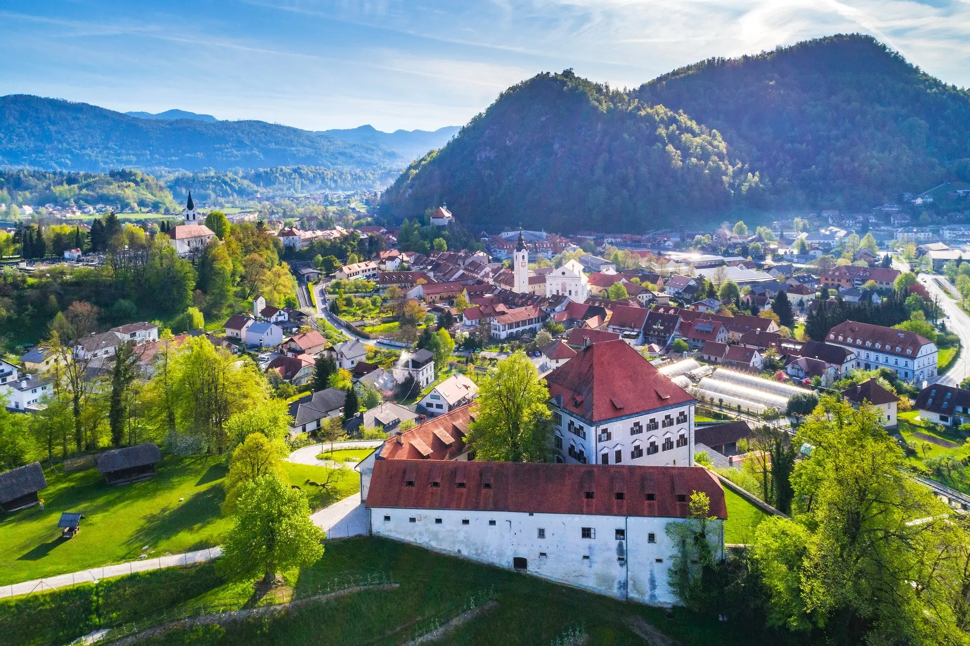 Ljubljana, Kamnik, Slovenia, oldest towns in Slovenia, Kamnik-Savinja Alps, Little Castle Kamnik, Stari Grad Kamnik, Old Town Kamnik Castle, Zgornji grad, Kamnik Museum, Zaprice manor, Franciscan monastery Kamnik, Church of St. James Kamnik, Kamniska Bistrica, Kamnik Bistrica, the hunting lodge of King Alexander, gorge of Veliki Predaselj, gorge of Mali Predaselj,  Orglice waterfall, cleanest rivers in Slovenia, Volčji Potok Arboretum,  Ljubljana, Kamnik, Slovenija, najstariji gradovi u Sloveniji, Kamniško-Savinjske Alpe, Mali dvorac Kamnik, Stari Grad Kamnik, Stari grad Kamnik, Zgornji grad, Muzej Kamnik, Dvorac Zaprice, Franjevački samostan Kamnik, Crkva svetog Jakova Kamnik, Kamniška Bistrica, Kamnik Bistrica, Lovačka kuća kralja Aleksandra, klanac Veliki Predaselj, klanac Mali Predaselj, Slap Orglice, najčišće rijeke u Sloveniji, Arboretum Volčji Potok,