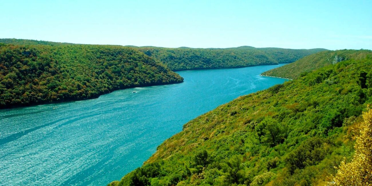 Rovinj, Lim channel, Lim Bay, Lim Fjord, karst canyon, Pazincica river, Lim valley, Pazin, Istria, central Istria, Romulds cave, Lim bay restaurants, Rovinj, Limski kanal, Limski zaljev, Limski fjord, krški kanjon, rijeka Pazinčica, udolina Lima, Pazin, Istra, središnja Istra, Romuldova špilja, restorani Limskog zaljeva,