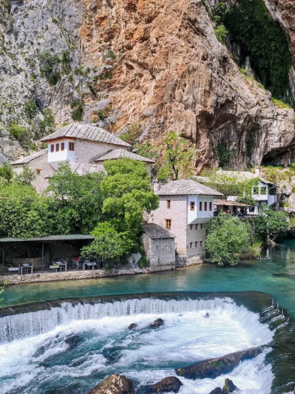 Tekija na vrelu Bune, Tekija u Blagaju,Blagaj Tekija cijena ulaznice, Dervisi u bosni, Blagajska tekija, rijeka Buna, Buna, Mostar, Bosna i Hercegovina, stvari koje treba vidjeti u bosni, tekija, povijest blagajske tekije, restoran blagajske tekije, stvari koje treba vidjeti u blizini mostara, stvari koje treba vidjeti u mostaru, stvari koje treba posjetiti u mostaru, blagajska tekija manastir, Derviška kuća, Blagajska Tekija radno vrijeme, Blagajska Tekija manastir, Derviška kuća, Blagajska Tekija radno vrijeme, Blagaj Tekija monastery, Dervish house, Blagaj Tekija opening hours, Blagaj tekke, Buna river, Buna, Mostar, Bosnia and Herzegovina, things to see in bosnia, tekke, blagaj tekke history, blagaj tekke restaurant, things to see near mostar, things to see in mostar, things to visit in mostar, Blagaj Tekija monastery, Dervish house, Blagaj Tekija opening hours, Blagaj Tekija monastery, Dervish house, Blagaj Tekija opening hours,