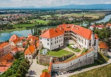 Zavičajni muzej Ptuj Ormož, Ptujski dvorac, Ptuj Grad, Ptuj, Maribor, Slovenija, Varaždin, Pokrajinski muzej Ptuj, Pokrajinski muzej Ptuj Ormož, festival Kurentovanje, slovenski karneval, ulaznica za ptujski dvorac, cijena ulaznice za ptujski dvorac, povijest ptujskog dvorca, izložbe u ptujskom dvorcu,