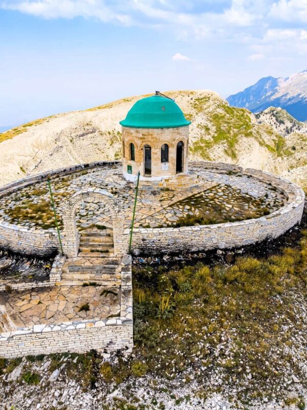 Berat, Mount Tomorr, Skrapar, Albania, Çuka e Partizanit, Partisan Peak, Albanian Olympus, Bektashi turbe, Abaz Ali Turbe, Bektashi order, Abbas ibn Ali, Baba Tomorr, Berat, Mount Tomorr, Skrapar, Albanija, Çuka e Partizanit, Partizanski vrh, Albanski Olimp, Bektašijsko turbe, Abaz Ali Turbe, Bektašijski red, Abbas ibn Ali, Baba Tomorr,