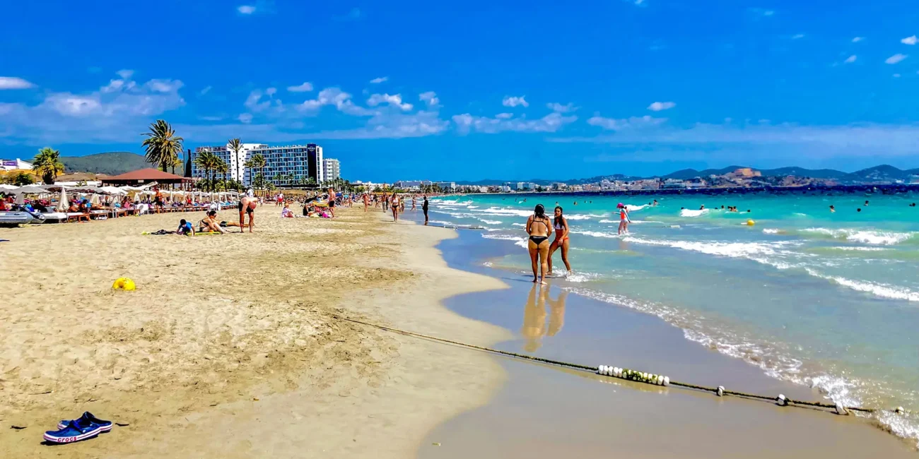 Balearski otoci, Sredozemno more, Palma de Mallorca, La Seu, Valldemose, Deià, Serra de Tramuntana, Caves of Drach, jezero Martel, selo Sóller, Soller Tram, Playa de Palma, Palma Aquarium, Serra de Tramuntani, Playa de Palma, Plaža Palma, Plaža Puerto Pollensa, Plaža Cala Mondrago, Plaža Cala Agulla, Plaža Es Trenc, Magaluf, BCM Planet Dance, Tito's Palma, Café del Mar Mallorca, Santa Ponsi, Luna Palma, hierbas, Sobrassada, Arros Brut, Tumbet, Coca de Trampó, Ensaimada, palo vino,  Balearic Islands, Mediterranean Sea, Palma de Mallorca, La Seu, Valldemose, Deià, Serra de Tramuntana, Caves of Drach, Lake Martel, Village of Sóller, Soller Tram, Playa de Palma, Palma Aquarium, Serra de Tramuntani, Playa de Palma, Beach Palma, Puerto Pollensa Beach, Cala Mondrago Beach, Cala Agulla Beach, Es Trenc Beach, Magaluf, BCM Planet Dance, Tito's Palma, Café del Mar Mallorca, Santa Ponsi, Luna Palma, hierbas, Sobrassada, Arros Brut, Tumbet, Coca de Trampó , Ensaimada, palo wine,