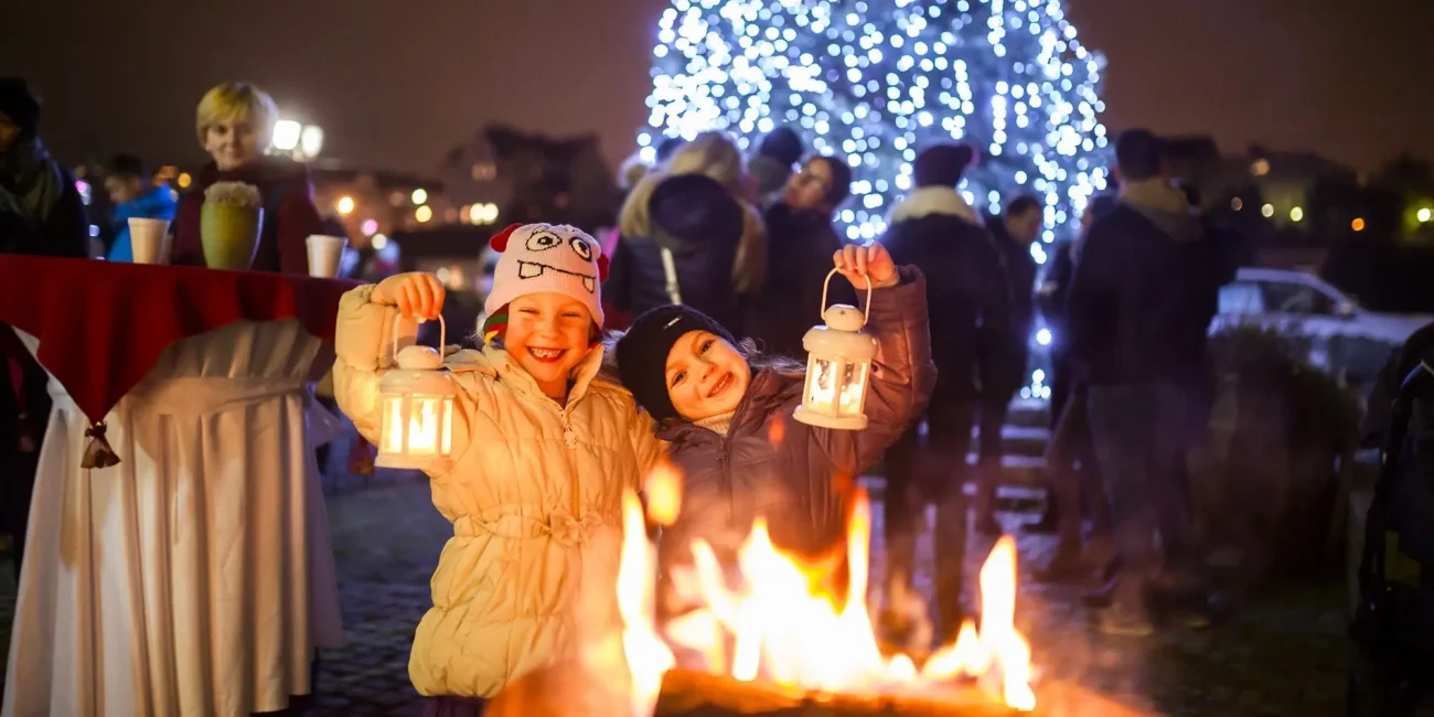 Ljubljana, Maribor, Kranj, Celje, Koper, Ljubljana Castle, Breg, Gallusovo nabrežje, Cankarjevo nabrežje, Kongresni trg, Prešernov trg, Petkovškovo nabrežje, Stritarjeva ulica, Trg francoske revolucije, Pogačarjev trg, Magic Forest, St. Nicholas procession , Krekov Trg square, Maribor, Festive Maribor, Panoramic Wheel Maribor, Christmas fair, Christmas fair Maribor,  Fairy Town Festival Maribor, Slovene National Theatre Maribor, ARTish fair, Maribor Tourist Board, Visit Ljubljana, Visit Maribor, Kranj,  France Prešeren, Kranj Cheerful December, Celje,  Old Castle Celje, Christmas fairytale, European best Christmas market, Fantazima, Tourist Board of Koper