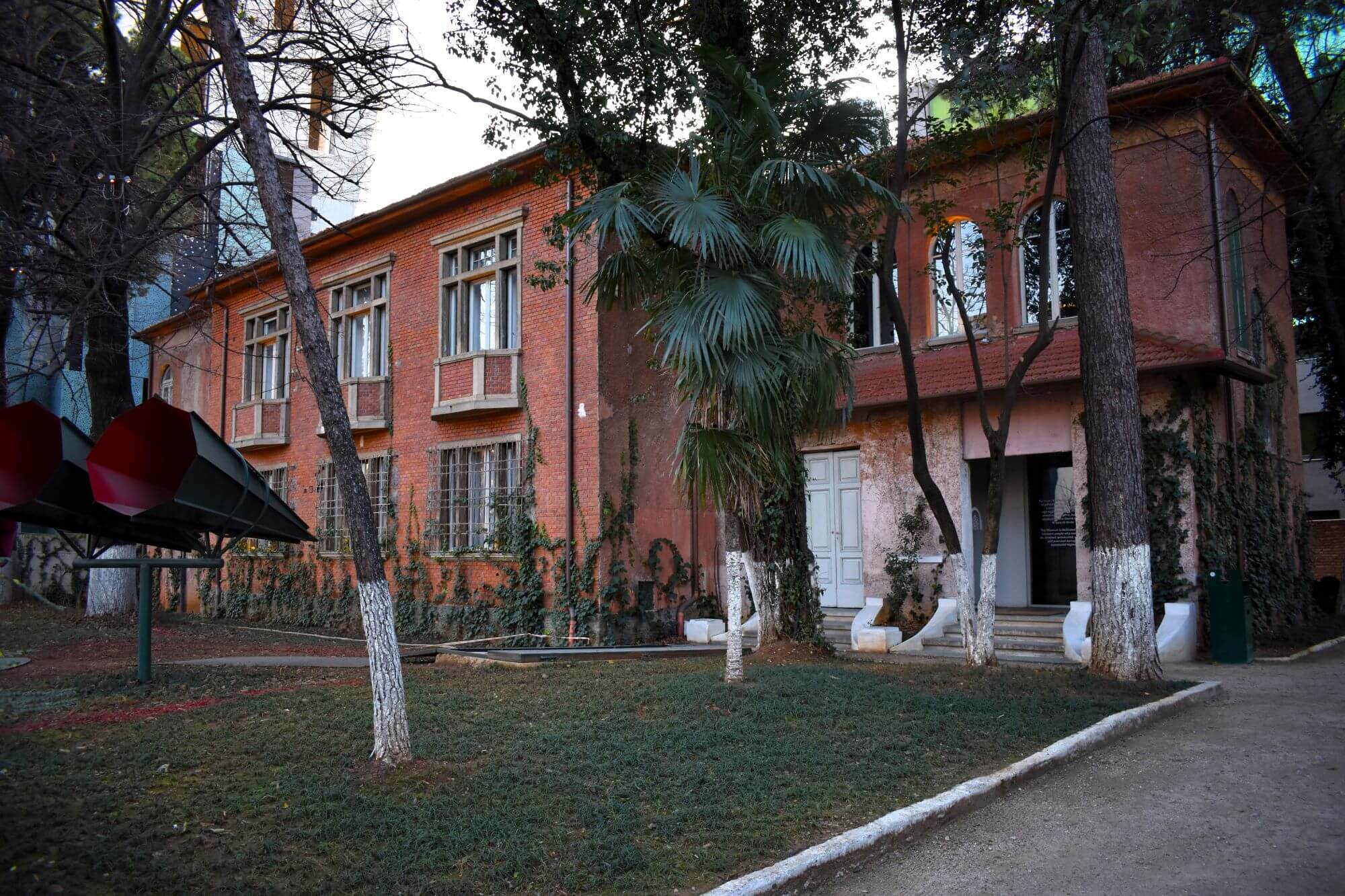 Tirana, Albania, museum, House of Leaves, Shtepia me Gjethe, Museum of Secret Surveillance, Muzeu i Përgjimeve të Sigurimit të Shtetit, Albanian secret service, Sigurimi, Enver Hoxha, dictator Albania, Secret Service of Albania, Tirana, Bunk'Art 2, Museum of secret surveillance albania, Museum of secret surveillance wikipedia, Museum of secret surveillance reviews, Museum of secret surveillance tickets, Museum of secret surveillance photos, Hidden gems Tirana, Tirana, Albanija, muzej, Kuća od lišća, Shtepia me Gjethe, Muzej tajnog nadzora, Muzeu i Përgjimeve të Sigurimit të Shtetit, Albanska tajna služba, Sigurimi, Enver Hoxha, diktator Albanija, Tajna služba Albanije, Tirana, Bunk'Art 2 , Muzej tajnog nadzora albanije, Muzej tajnog nadzora wikipedia, Muzej tajnog nadzora recenzije, Muzej tajnog nadzora ulaznice, Muzej tajnog nadzora fotografija, Skriveni dragulji Tirana
