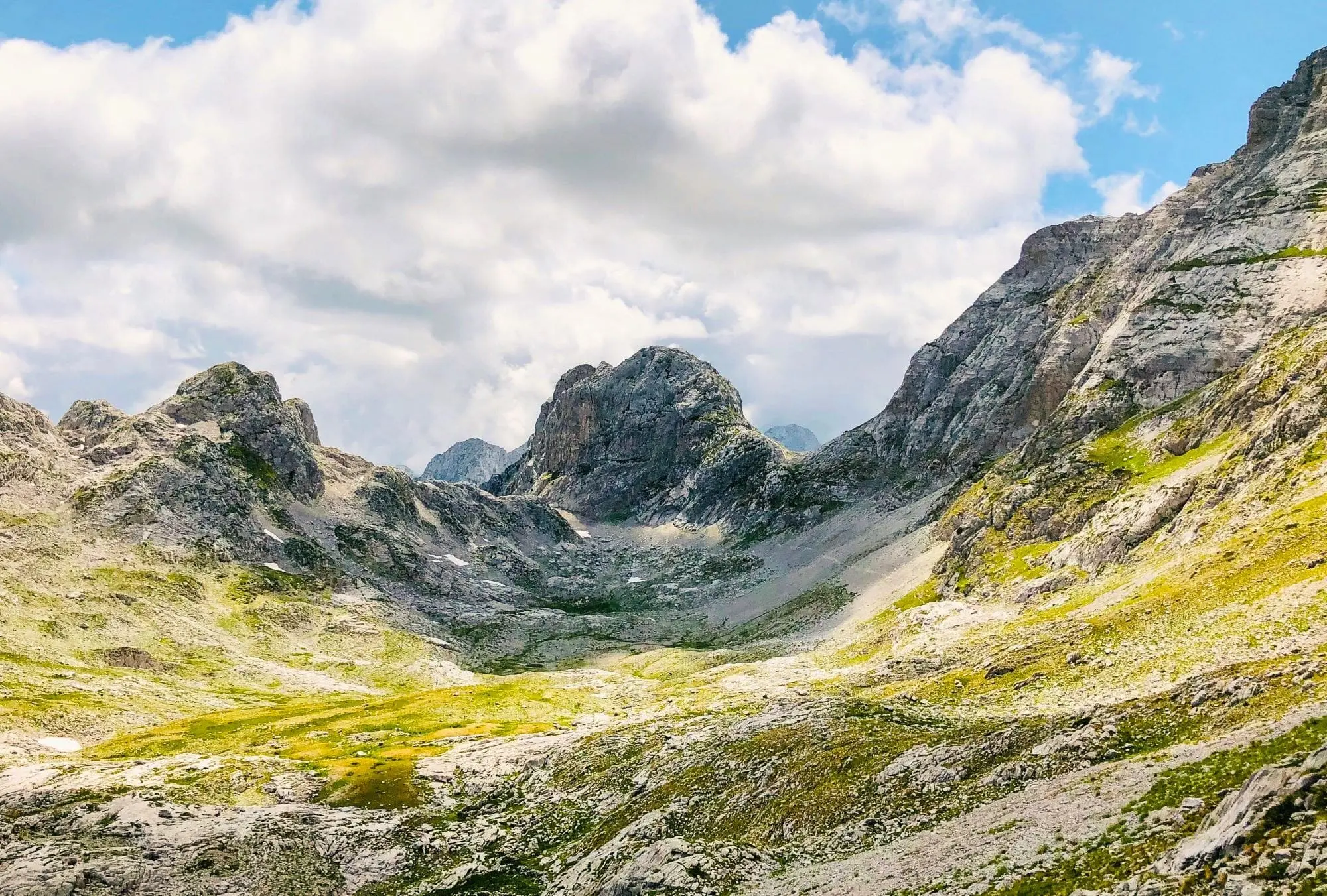 Crna Gora, Lovćen, Durmitor, Skadarsko jezero, Biogradska gora, Prokletije, Nacionalni park Lovćen, Nacionalni park Durmitor, Nacionalni park Skadarsko jezero, Nacionalni park Biogradska gora, Nacionalni park Prokletije, Koliko nacionalnih parkova ima Crna Gora, nacionalni parkovi Crne Gore, Cetinje, Bokokotorski zaljev, najviši vrh Lovćena, Njegošev mauzolej, Crno jezero, Žabljak, Šavnik, Plužine, Pljevlja, Mojkovac, dolina Komarnice, Bobotov kuk,Mrka, Gostijska rijeka, Zetica, Plavnica, Tara, Mala Morača, Rijeka Crnojevića, Seljašnica, Orahovštica, rijeka Morača, najveće jezero na balkanu, najveće jezero u adria regiji, Zla Kolata, Prokletije, najmlađi park u crnoj gori, Najviši vrh Prokletija, Montenegro, Lovćen, Durmitor, Skadar Lake, Biogradska Gora, Prokletije, Lovćen National Park, Durmitor National Park, Skadar Lake National Park, Biogradska Gora National Park, Prokletije National Park, How many national parks are there in Montenegro, National Parks of Montenegro, Cetinje , Bokokotor Bay, the highest peak of Lovcen, Njegoš Mausoleum, Black Lake, Žabljak, Šavnik, Plužine, Pljevlja, Mojkovac, Komarnica Valley, Bobotov Kuk, Mrka, Gostijska River, Zetica, Plavnica, Tara, Mala Morača, Crnojevića River, Seljašnica, Orahovštica , the Morača river, the largest lake in the Balkans, the largest lake in the Adriatic region, Zla Kolata, Prokletije, the youngest park in Montenegro, the highest peak of Prokletije,