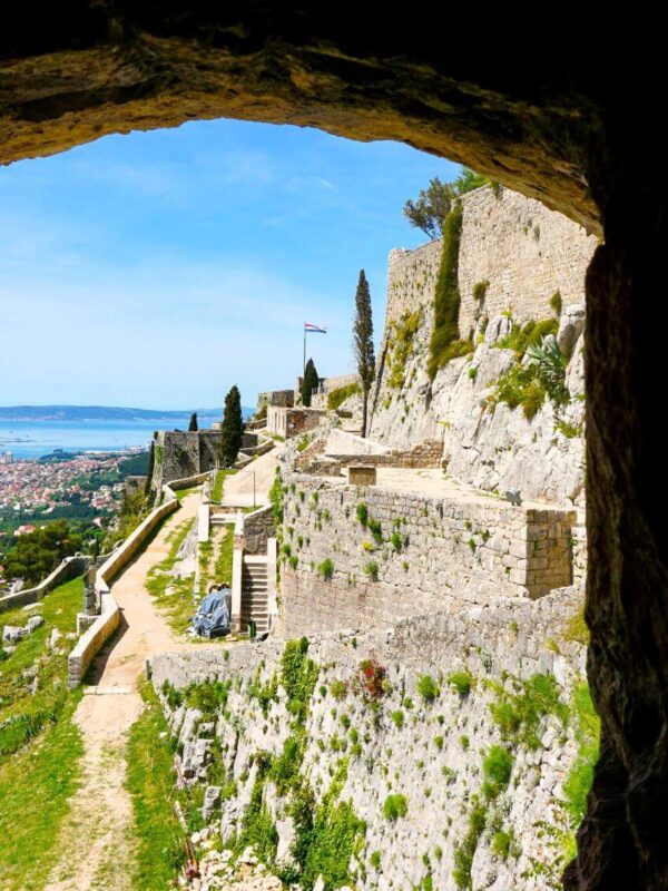 hotel Božikovina, Podstrana, Split, Klis fortress, giveaway, Adria fun giveaway, Dalmatia, fortresses in Croatia, Klis Fortress, Zagora, Bosnia, Petar Kružić, Hero of Klis, Klis, Klis Split, Miloš Parižević, Bakota, klis game of thrones, klis croatia, klis fort, Fortress of Klis, klis fortress from split, how to get to klis fortress, klis fortres hotel, klis fortress things to do hotel Božikovina, Podstrana, Split, tvrđava Klis, nagradna igra, Adria fun nagradna igra, Dalmacija, tvrđave u Hrvatskoj, tvrđava Klis, Zagora, Bosna, Petar Kružić, kliški heroj, Klis, Klis Split, Miloš Parižević, Bakota, klis game of thrones , klis hrvatska, utvrda klis, tvrđava Klis, tvrđava klis iz splita, kako doći do tvrđave klis, hotel tvrđava klis, tvrđava klis što vidjeti