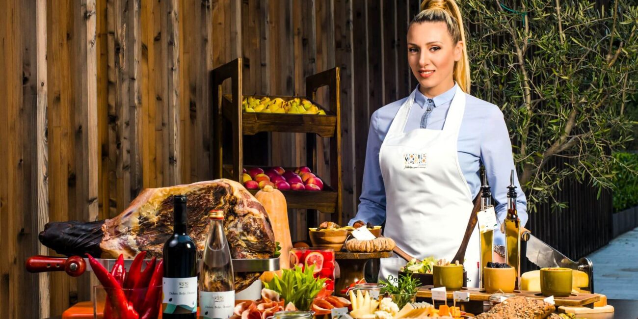 Montenegro, Montenegro dishes, Montenegro food, whats worth tasting in Montenegro, Njeguš sausage, Njeguška sausage, Njegus kobasica, carp in a pan, krap u tavu, dry carp in olive oil marinade, Montenegrin trout, Skadar Lake, kastradina, košet, Njeguš prosciutto, Njegus prosciutto, Pljeval cheese, Njeguš cheese, sheet cheese, prljo cheese, skorup cheese, Montenegrin cheese, flavors of Montenegro, food to try in montenegro, food montenegro, montenegrin food, traditional dishes of Montenegrin regions, Crna Gora, crnogorska jela, crnogorska hrana, šta vrijedi probati u Crnoj Gori, Njeguška kobasica, Njeguška kobasica, Njeguška kobasica, šaran u tepsiji, krap u tavu, suvi šaran u marinadi od maslinovog ulja, crnogorska pastrmka, Skadarsko jezero, kastradina, košet, Njeguš pršuta, njeguški pršut, pljevalski sir, njeguški sir, list sir, prljo sir, skorup sir, crnogorski sir, ukusi Crne Gore, hrana za probati u crnoj gori, hrana crna gora, crnogorska hrana, tradicionalna jela crnogorskih krajeva, ​