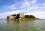 Grmožur, Grmozur, Lake Skadar, Montenegro, Lake Skadar islands, Skadar lake islands, Montenegrin Alcatraz, Alcatraz, King Nikola, Grmozur Fortress, Grmožur Fortress, Skadar lake prison, Lake skadar prison, Karađorđević dynasty, Karadordevic dynasty, Podgorica, fortress grmozur, Skadar lake, Grmožur, Skadarsko jezero, Crna Gora, Skadarsko jezero, ostrve Skadarskog jezera, crnogorski Alkatraz, Alkatraz, kralj Nikola, tvrđava Grmozur, tvrđava Grmožur, zatvor na Skadarskom jezeru, zatvor skadarsko jezero, dinastija Karađorđević, dinastija Karadorđević, Podgorica, tvrđava grmozur, otoci skadarskog jezera, otoci na skadarskom jezeru, ostrve na skadarskom jezeru,