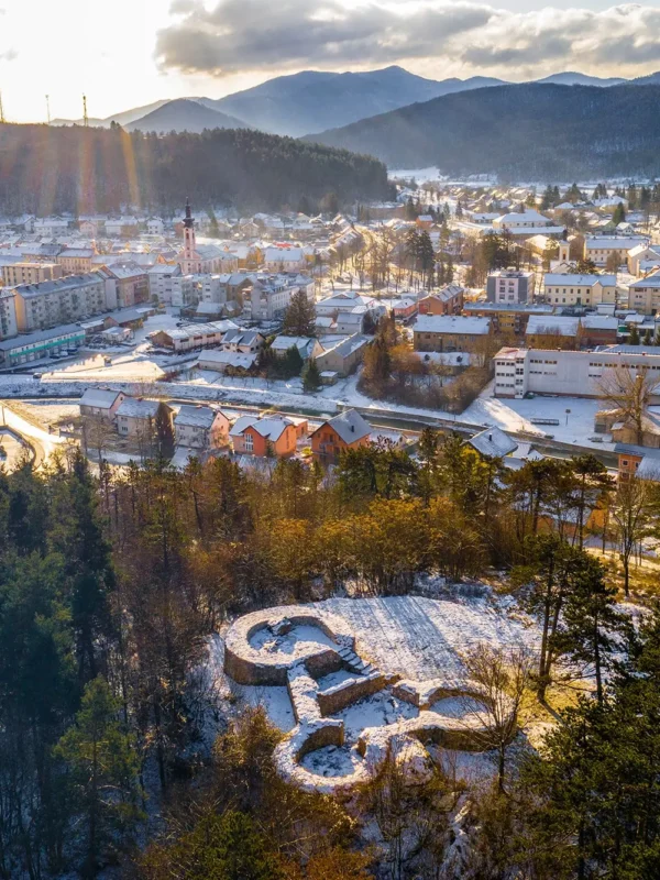 Lika-Senj County, Otočac, Gacka River, Baška tablet, Velebit, Mala Kapela, Fortica fortress, Empress Maria Theresa, Museum of Gacka, Kuterevo, Velebit refuge for young bears, Japod trail in Croatia, Gacka River valley, Tokovićevo vrilo, Majerovo Vrilo, Gacka watermills, Sinac, masnica, Coklje Fest, Folklore Show, Gacka run, Barka's bicycle race, Eko Ethno Gacka , Croatian walking festival, Autumn festival Otočac,  oldest Croatian settlement, Ličko-senjska županija, Otočac, rijeka Gacka, Bašćanska ploča, Velebit, Mala Kapela, utvrda Fortica, carica Marija Terezija, Muzej Gacka, Kuterevo, velebitsko utočište za mlade medvjede, staza Japoda u Hrvatskoj, dolina rijeke Gacke, Tokovićevo vrilo, Majerovo Vrilo, Gacka vodenica, Sinac, masnica, Coklje Fest, Smotra folklora, Gacka trka, Barkanova biciklijada, Eko etno Gacka, Hrvatski festival hodanja, Jesenski festival Otočac,  najstarije hrvatsko naselje