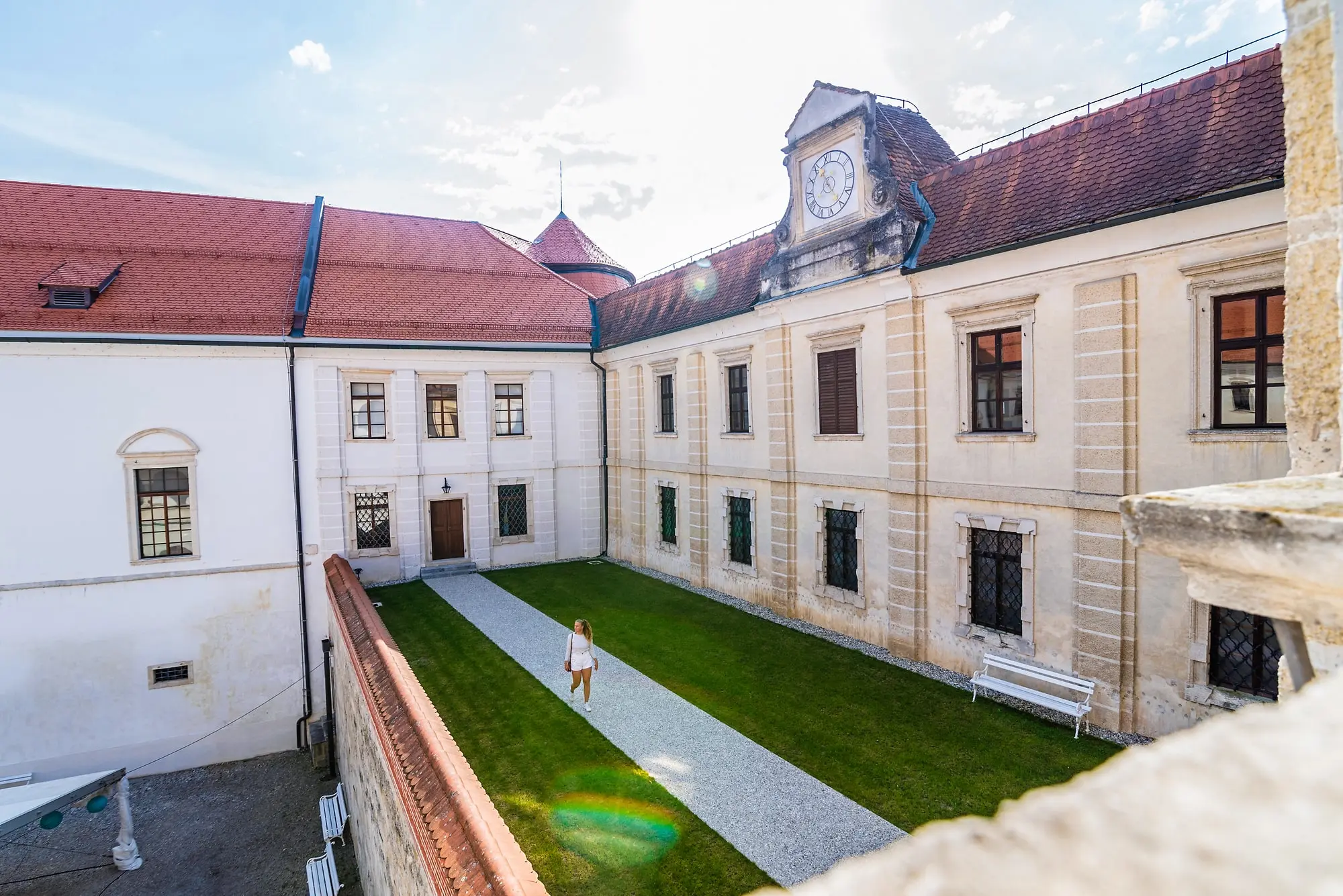 Bregana border crossing, Bregana, Croatia, Slovenia, Brežice, Sava River, Brežice Castle, Grad Brežice, Schloss Rann, Posavina Museum of Brezice, St. Cross Chapel Brezice, Knight's Hall Brezice, Brezice what to see, Brezice castle, Brezice ticket price, brezice castle tickets, brezice castle history, brezice slovenia, castles in slovenia,  Granični prijelaz Bregana, Bregana, Hrvatska, Slovenija, Brežice, rijeka Sava, Dvorac Brežice, Grad Brežice, Schloss Rann, Posavski muzej Brežice, Kapela sv. Križa Brezice, Viteška dvorana Brezice, Brezice što vidjeti, dvorac Brezice, cijena ulaznice za Brezice , ulaznice za dvorac brezice, povijest dvorca brezice, brezice slovenija, dvorci u sloveniji,