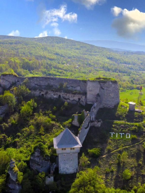 Kulen Vakuf, Una river, Bihać, Ostrovica, Havala, old town of Ostrovica, old town of Ostrovica Kulen Vakuf, Ivan Keglević, Jurje Mikulčić, Havala fortress, Havala Kulen Vakuf, national monuments Bosnia, Kulen Vakuf Bosnia, Tourism in Kulen Vakuf, Kulen Vakuf attractions, Accommodation in Kulen Vakuf, Things to do in Kulen Vakuf, Kulen Vakuf travel guide, Nature in Kulen Vakuf, River Una in Kulen Vakuf, National Park Una Kulen Vakuf, Kulen Vakuf hiking trails, Kulen Vakuf historical sites, Restaurants in Kulen Vakuf, Kulen Vakuf camping, Una River activities, Best time to visit Kulen Vakuf, Ostrovica fortress,Ostrovica fortress history, Havala fortress history, Kulen Vakuf, rijeka Una, Bihać, Ostrovica, Havala, stari grad Ostrovica, stari grad Ostrovica Kulen Vakuf, Ivan Keglević, Jurje Mikulčić, tvrđava Havala, Havala Kulen Vakuf, nacionalni spomenici Bosna, Kulen Vakuf Bosna, Turizam u Kulen Vakufu, Atrakcije Kulen Vakufa, Smještaj u Kulen Vakufu, Što raditi u Kulen Vakufu, Kulen Vakuf turistički vodič, Priroda u Kulen Vakufu, Rijeka Una u Kulen Vakufu, Nacionalni park Una Kulen Vakuf, Kulen Vakuf pješačke staze, Kulen Vakuf povijesne znamenitosti, Restorani u Kulen Vakuf, Kamp Kulen Vakuf, Aktivnosti na rijeci Uni, Najbolje vrijeme za posjetiti Kulen Vakuf, Tvrđava Ostrovica, Historija tvrđave Ostrovica, Historija tvrđave Havala,
