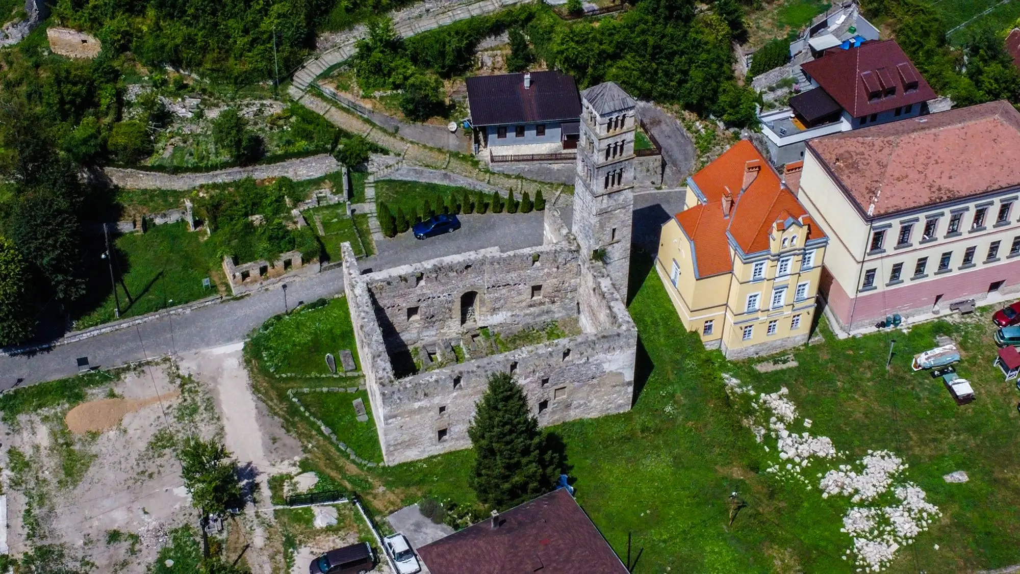Jajce Fortress, Jajce, Jajce attractions, Pliva river, Pliva lakes, Pliva waterfall, Pliva watermills, Jajce watermills, Mlincici Jajce, Medvjed tower, Medvjed kula, Stjepan Tomašević, Hrvoje Vukčić Hrvatinić, Ottoman Empire, Church of St. Mary with the tower of St. Luke, Mosque of Suleiman II, fortress in Jajce, Jajce fortress ticket price, Jajce fortress opening time, Tvrđava Jajce, Jajce, zanimljivosti Jajca, rijeka Pliva, Plivska jezera, Vodopad Plive, Plivske vodenice, Jajačke vodenice, Mlinčići Jajce, Medvjed kula, Medvjed kula, Stjepan Tomašević, Hrvoje Vukčić Hrvatinić, Osmansko Carstvo, Crkva sv. Marije s tornjem Luke, Džamija Sulejmana II, tvrđava u Jajcu, cijena ulaznice za tvrđavu Jajce, radno vrijeme tvrđave Jajce,