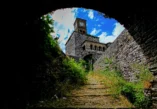 Enver Hoxha, Gjirokastër Castle, Gjirokastër, Ali Pasha Tepelena, Ottoman Empire, Gjirokastër fortress, UNESCO, Gjirokastër Castle, Bektashi Tomb, Gjirokastra Folk Festival, Gjirokastër Castle history, Gjirokastër fortress Albania, UNESCO World Heritage Site Gjirokastër, Ottoman era castle in Albania, Cultural significance of Gjirokastër Castle, Tourist attractions in Gjirokastër, Architectural blend Gjirokastër Castle, Historical landmarks in Albania, Visiting Gjirokastër Castle, Gjirokastër Castle UNESCO site, Explore Albanian heritage, Gjirokastër Castle fortress tour, Gjirokastër Castle panoramic views, Iconic landmarks in southern Albania, Medieval fortifications in Gjirokastër, Gjirokastra Castle,  Gjirokastra castle history, gjirokaster castle photos, Gjirokastra castle tickets, Gjirokaster Castle price, Enver Hoxha, dvorac Gjirokastër, Gjirokastër, Ali Pasha Tepelena, Otomansko Carstvo, tvrđava Gjirokastër, UNESCO, dvorac Gjirokastër, grobnica Bektashi, folklorni festival Gjirokastra, povijest dvorca Gjirokastër, tvrđava Gjirokastër Albanija, UNESCO-va svjetska baština Gjirokastër, dvorac iz osmanskog doba u Albaniji, Kulturni značaj dvorca Gjirokastër, Turističke atrakcije u Gjirokastëru, Kombinacija arhitekture dvorca Gjirokastër, Povijesne znamenitosti u Albaniji, Posjet dvorcu Gjirokastër, UNESCO-vo mjesto dvorca Gjirokastër, Istražite albansku baštinu, obilazak tvrđave dvorca Gjirokastër, panoramski pogled na dvorac Gjirokastër, Ikonične znamenitosti na jugu iz Albanije, Srednjovjekovne utvrde u Gjirokastri, dvorac Gjirokastra,  povijest dvorca Gjirokastra, fotografije dvorca gjirokaster, ulaznice za dvorac Gjirokastra, cijena dvorca Gjirokastra,