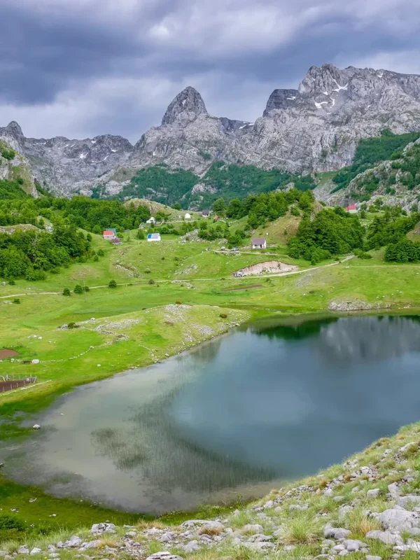 Bukumirsko Lake, Kučke Mountains, Bukomir lake, Torač, Treskavac, Velji vrh, Bigeze, Pasjak, Bukomir lake legends, legends of Kučka mountain, how to get to Bukomir lake, hidden gems of Montenegro, hidden gems in Montenegro, hidden gems Podgorica, Kučke planine, Bukomirsko jezero, Torač, Treskavac, Velji vrh, Bigeze, Pasjak, Bukomirsko jezero legende, legende kučke planine, kako do bukomirskog jezera, skriveni dragulji crna gora, skriveni dragulji u crnoj gori, skriveni dragulji podgorica, 