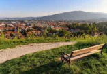 Maribor, katedrala sv. Janez Krstnik, Mariborski dvorac,Jack & Joe Steak and Burger,  najveći vinskih podrum u Europi,Vinag, vinarska kuća Vinag,  Dravski most, Festivalu Lent, Festival Borštnikovo srečanje, kazališni festival u Sloveniji, Maribor Slovenija, mariborske atrakcije, mariborski turizam, mariborski hoteli, mariborsko vino, mariborsko sveučilište, mariborski nogomet, mariborsko vrijeme, mariborska povijest, mariborski događaji, mariborski restorani, mariborski burger, koje su glavne atrakcije za posjetiti u mariboru?, što je najbolje vrijeme za posjet Mariboru?, jeftini hoteli u Mariboru?, Isplati li se posjetiti Maribor? Koja se popularna događanja i festivali održavaju u Mariboru?, Maribor, Cathedral of St. Janez Krstnik, Maribor Castle, Jack & Joe Steak and Burger, the largest wine cellar in Europe, Vinag, Vinag Wine House, Dravski Most, Festival Lent, Festival Borštnik's meeting, theater festival in Slovenia, Maribor Slovenia, Maribor attractions, Maribor tourism, Maribor hotels, Maribor wine, Maribor university, Maribor football, Maribor weather, Maribor history, Maribor events, Maribor restaurants, Maribor burger, what are the main attractions to visit in Maribor?, what is the best time to visit Maribor?, cheap hotels in Maribor? , Is it worth visiting Maribor? What popular events and festivals are held in Maribor?,