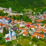 Nekropola žrtvama fašizma Smrike, Zavičajni muzej Travnik, lokomotiva Ćiro, Lašvanska dolina, rijeka Lašva, Stari grad Travnik, Tvrđava Stari grad Travnik, Travnička tvrđava, Plava voda, Plava voda Travnik, Šarena džamija, Šarena džamija Travnik,  džamija Sulejmanija, rodna kuća Ive Andrića, muzej Ive Andrića, što posjeti u Travniku, što vidjeti u Travniku, Travnik wikipedija,  Ornamented Mosque, Colorful Mosque, Ornamented Mosque Travnik, Colorful Mosque Travnik, Native Museum Travnik,  Necropolis for the Victims of Fascism, Monument on Smrika, Smrika Necropolis for the Victims of Fascism, Smrika Necropolis of the Victims of Fascism, Travnik Local Museum, Ćiro Locomotive, Lašvanska Dolina, Lašva River, Travnik Old Town, Travnik Old Town Fortress, Travnik Fortress, Blue Water, Blue Water Travnik, Colorful Mosque, Colorful Mosque Travnik, Sulejmanija Mosque, Iva's Birthplace Andrić, Ivo Andrić museum, what to visit in Travnik, what to see in Travnik, Travnik wikipedia,