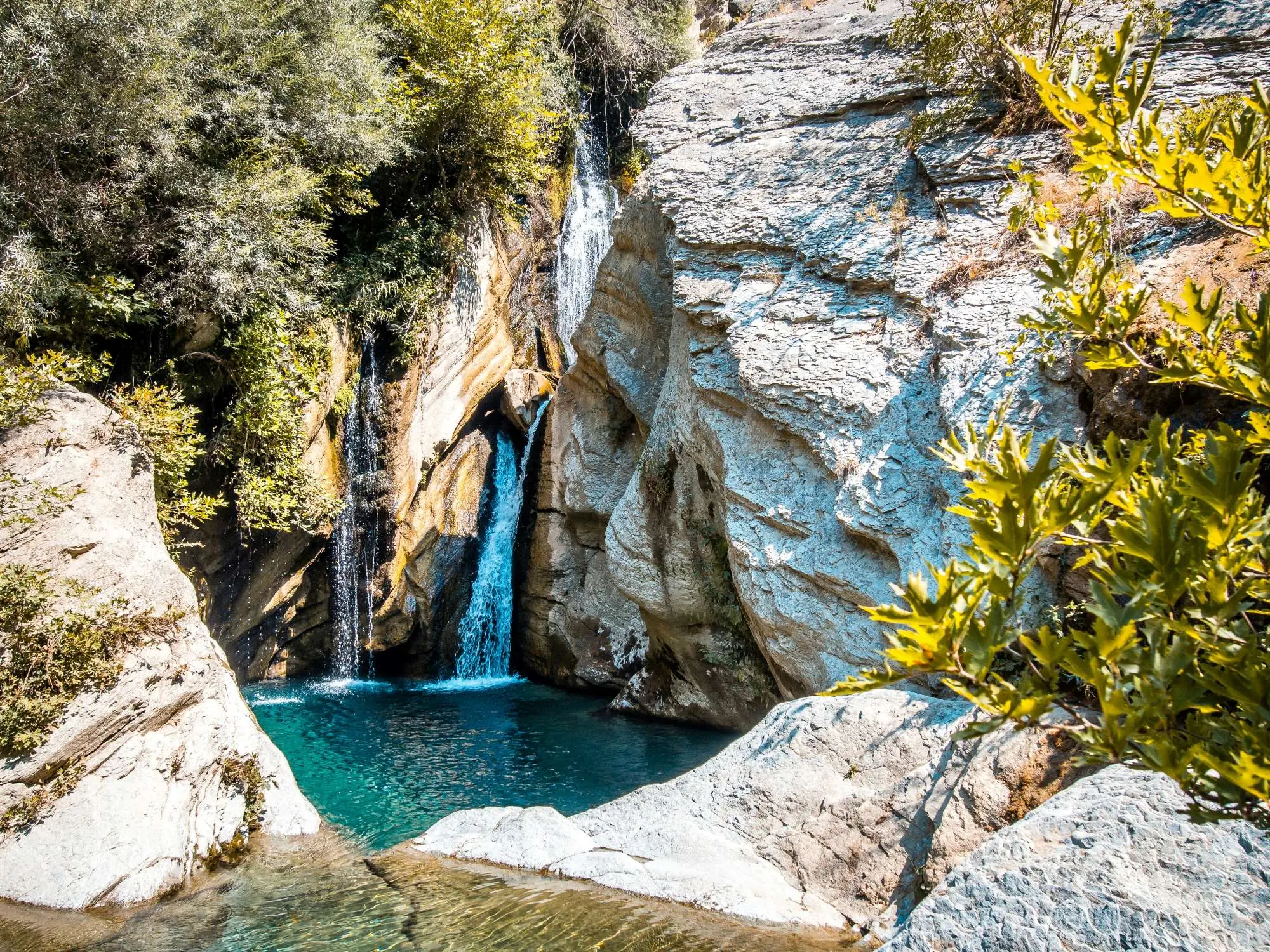 Albanija, skriveni dragulji Berat, skriveni dragulji Albanija, Berat, vodopad Bogove, vodopad Bogova izlet, vodopad Bogova kako doći, kanjon Osum, Osum kanjon,vodopad Bogova,Bogova,Bogova, Albanija, Lokacija vodopada Bogova, planinarenje vodopadom Bogova, parking vodopada Bogova, obilazak vodopada Bogova i kanjona Osumi, autobus od Berata do Bogova, Albania, hidden gems Berat, hidden gems Albania, Berat, Bogova waterfall, Bogova waterfall trip, Bogova waterfall how to get there, Osum canyon, Osum canyon, Bogova waterfall, Bogova, Bogova, Albania, Bogova waterfall location, Bogova waterfall hike, Bogova waterfall parking, Bogova Waterfall and Osumi Canyon tour, Berat to Bogove bus,