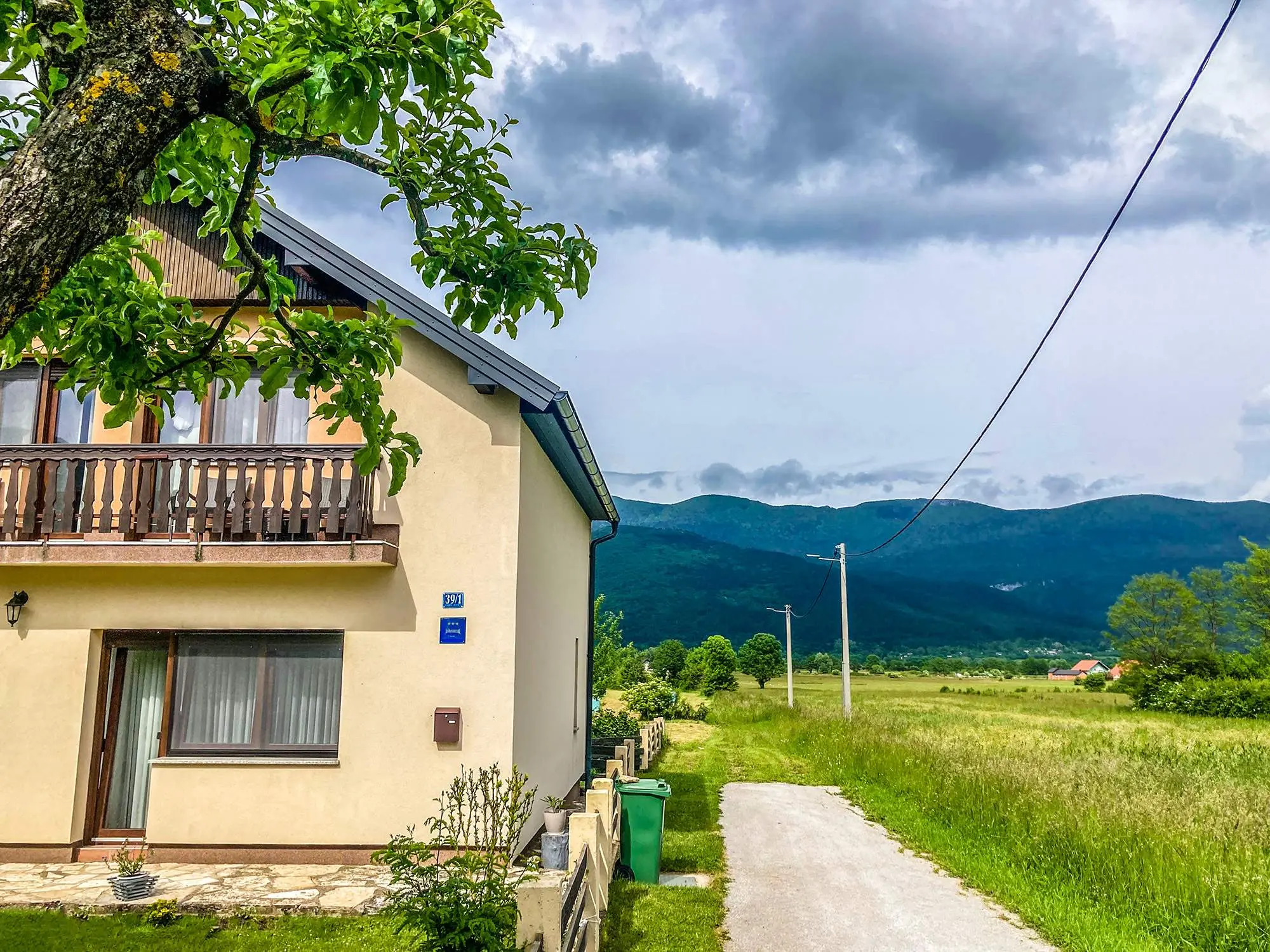 apartman  Arya, Svemirka,
