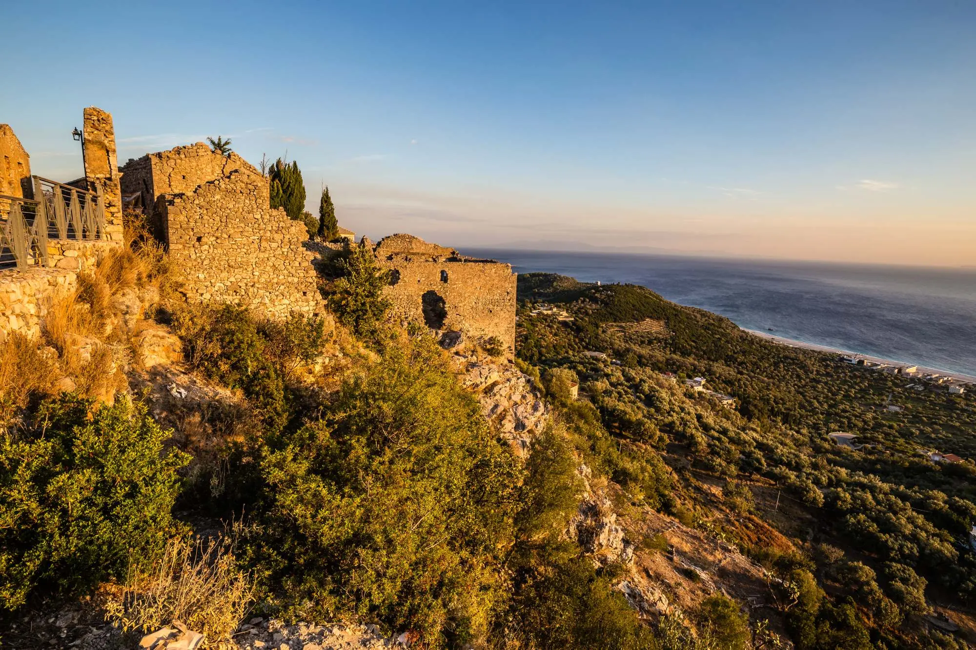 Albania, Himara, Episcopal church, Kisha e Episkopise, Himara fortress, Vlore, Dhermi, what to see in Himara, what to do in Himara, Babakus, church of St. Marije Kasopitra, church of St. Sergius and Bacchus, himara castle,himara castle photos, himara castle sunset, himara castle history, himara fshat,himara castle photos, Albanija, Himara, Episkopska crkva, Kisha e Episkopise, tvrđava Himara, Vlore, Dhermi, šta vidjeti u Himari, što raditi u Himari, Babakus, crkva Sv. Marije Kasopitre, crkva Sv. Sergija i Bakha, dvorac Himara, fotografije dvorca Himara, zalazak sunca dvorca Himara, povijest dvorca Himara, fshat himara, fotografije dvorca Himara,