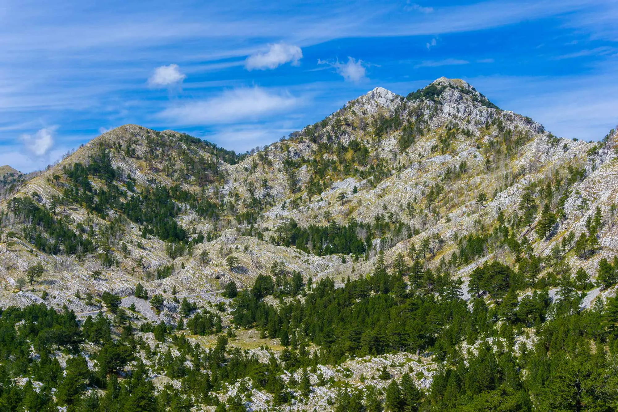 Crna Gora, Orjen, Orjen Crna Gora, planina Orjen, najviša Jadranska planina, Boka Kotorska, najviši vrh Orjena, Zubački kabao, Subra, planinski amfiteatar, planinski amfiteatar Subra, Subra na Orjenu, Orjen Subra, Park prirode Orjen, špilja Vranjaj, avanturistički  park  u Vrbanju, avanturistički park Vrbanj,  Montenegro, Orjen, Orjen Montenegro, Mount Orjen, the highest Adriatic mountain, Boka Kotorska, the highest peak of Orjen, Zubački kabao, Subra, mountain amphitheater, mountain amphitheater of Subra, Subra on Orjen, Orjen Subra, Orjen Nature Park, Vranjaj cave, adventurous park in Vrbanj, adventure park Vrbanj,