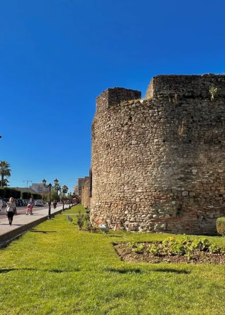 Elbasan, dvorac Elbasan, Elbasan što vidjeti, dvorac Elbasan povijest, dvorac Elbasan kafići, dvorac Elbasan restorani, dvorac Elbasan wikipedia, Via Egnatia, sultan Mehmeda II, Osmansko carstvo, Skenderbeg, car Justinijan, elbasan albanija, Elbasan, Elbasan Castle, Elbasan what to see, Elbasan Castle history, Elbasan Castle cafes, Elbasan Castle restaurants, Elbasan Castle wikipedia, Via Egnatia, Sultan Mehmed II, Ottoman Empire, Skenderbeg, Emperor Justinian, Elbasan Albania