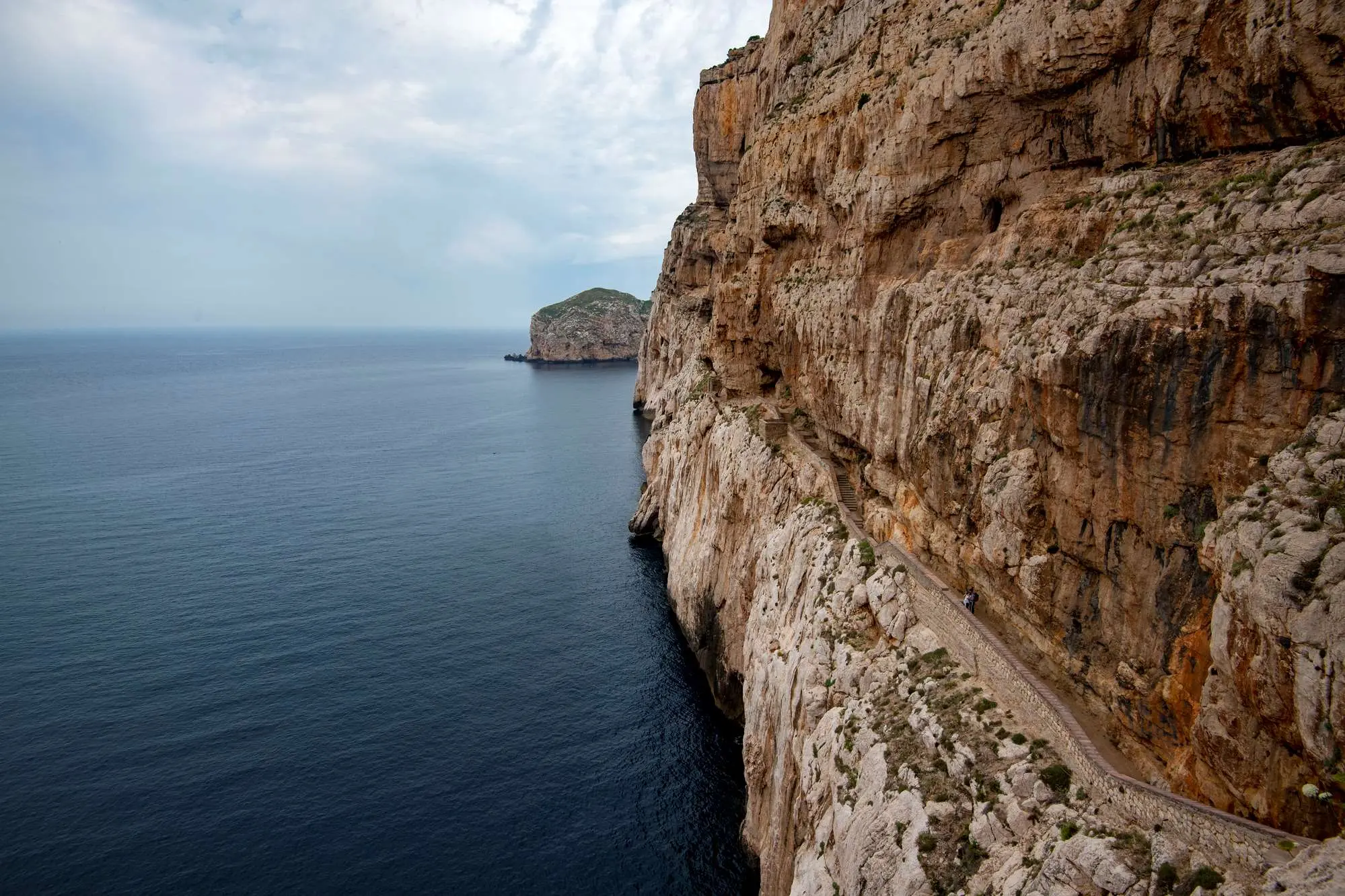 Alghero, Sardinija, Sardinija što vidjeti, Sardinija što posjetiti, špilja Sardinija, Neptunova špilja, Neptunova špilja Sardinija, La Marmora, jezero La Marmora, La Marmora Sardinija, Neptunova špilja ulaznica, Neptunova špilja tura, Neptunova špilja cijena ture, Izlet brodom do Neptunove špilje, ulaznice za Neptunovu špilju, Neptunova špilja Italija, fotografije Neptunove špilje, Neptunova špilja, Alghero Neptunova špilja, Neptunova špilja wikipedia, Alghero, Sardinia, Sardinia what to see, Sardinia what to visit, Sardinia cave, Neptune's cave, Neptune's cave Sardinia, La Marmora, Lake La Marmora, La Marmora Sardinia, Neptune's cave ticket, Neptune's cave tour, Neptune's cave tour price, Boat trip to Neptune caves, Neptune's Cave tickets, Neptune's Cave Italy, Neptune's Cave photos, Neptune's Cave, Alghero Neptune's Cave, Neptune's Cave wikipedia,