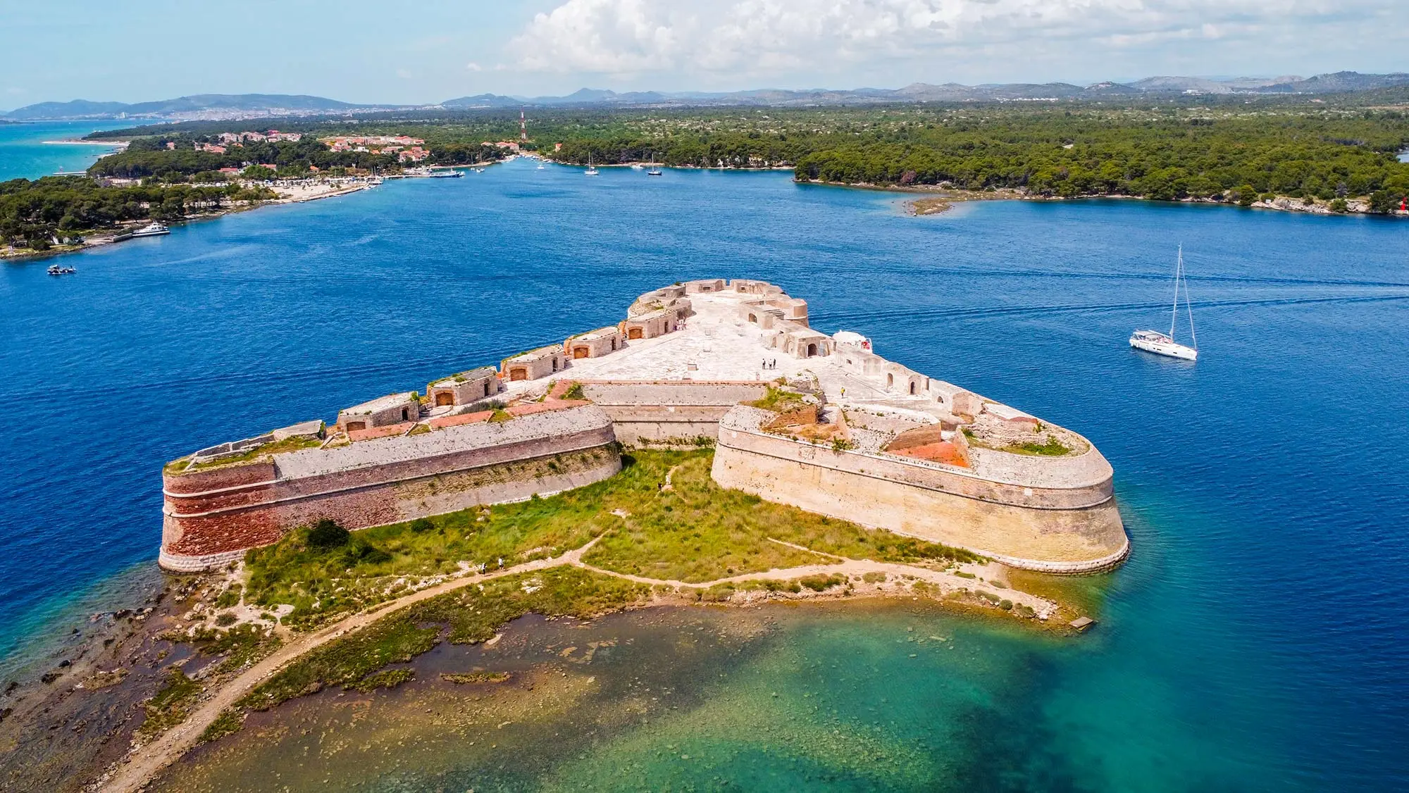 Hrvatska, tvrđava sv. Nikole, Šibenik, tvrđava sv. Nikole Šibenik, Mletačka Republika, otok Školjić, Skradin, pad Skradina, Giano Girolama Sanmicheli, Utvrda sv. Nikole, Tvrđava svetog nikole wikipedia, Sibenik tvrđava, Kanal svetog ante, tvrdjava svetog nikole sibenik, igra prijestolja tvrđava svetog nikole, igra prijestolja lokacije, igra prijestolja lokacije hrvatska, igra prijestolja lokacije šibenik, Croatia, fortress of St. Nikola, Šibenik, fortress of St. Nikole Šibenik, Republic of Venice, Island of Školjić, Skradin, Fall of Skradin, Giano Girolama Sanmicheli, Fortress of St. Nicholas, St. Nicholas Fortress wikipedia, Sibenik Fortress, Saint Ante Canal, St. Nicholas Fortress Sibenik, Game of Thrones St. Nicholas Fortress, Game of Thrones Locations, Game of Thrones Locations Croatia, Game of Thrones Locations Sibenik,