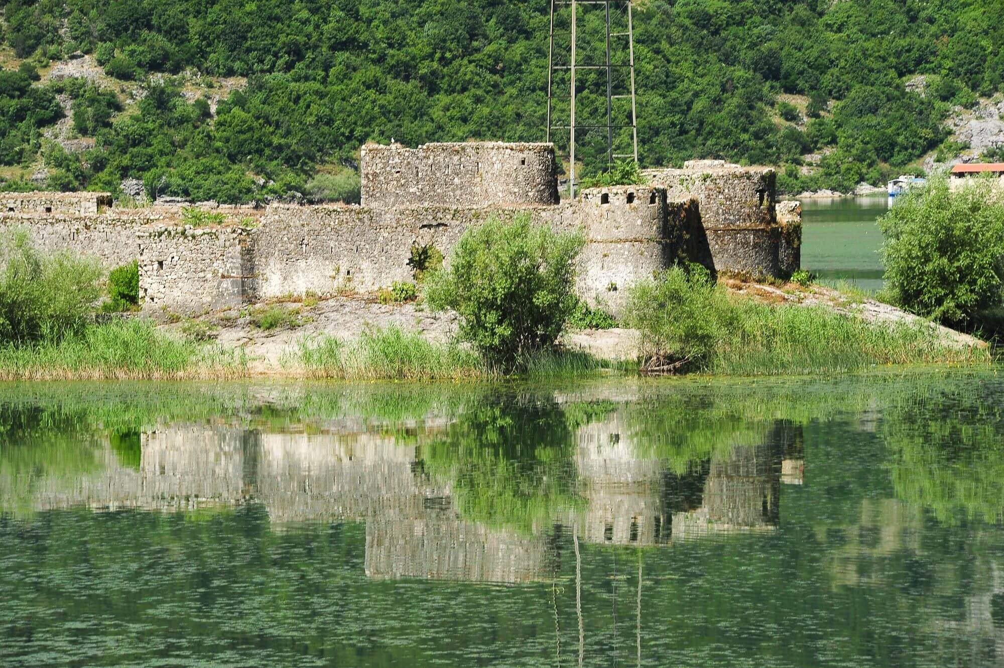 Lesendro Fortress, Lake Skadar, Montenegro, historical places in Montenegro, Petar II Petrović Njegoš, Žabljak Crnojević fortress, fortress Zabljak Crnojevic, Lesendro fortress wikipedia, Lesendro fortress history, Lesendro fortress tours, fort lesandro, fortresses montenegro, Tvrđava Lesendro, Skadarsko jezero, Crna Gora, istorijska mjesta u Crnoj Gori, Petar II Petrović Njegoš, tvrđava Žabljak Crnojević, tvrđava Žabljak Crnojević, tvrđava Lesendro wikipedia, istorija tvrđave Lesendro, obilasci tvrđave Lesendro, tvrđava lesandro, tvrđave Crna Gora,