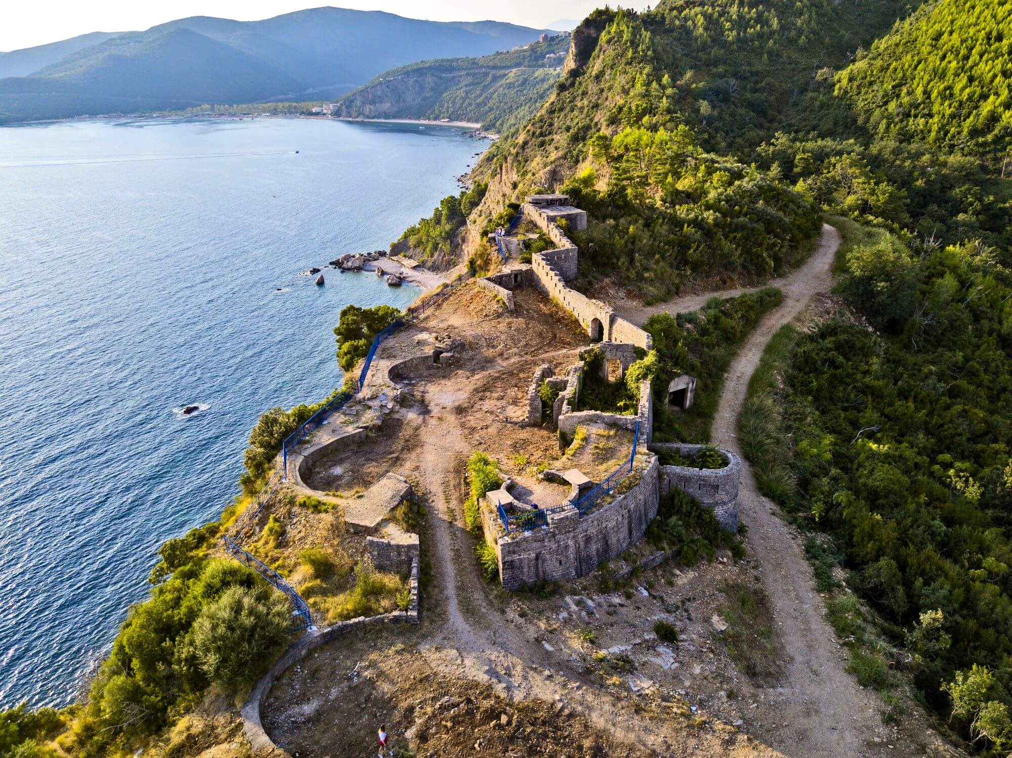 Mogren beach, Mogren beach Budva, Old Town of Budva, Budvam Budva beach, Mogren fortress, Fort Jaz, Bay of Budva, views of Budva, things to see in budva, things to do in budva, budva montenegro, budva fortress Plaža Mogren, plaža Mogren Budva, Stari grad Budva, Budva Budva plaža, tvrđava Mogren, tvrđava Jaz, Budvanski zaliv, pogled na Budvu, što vidjeti u Budvi, što raditi u Budvi, Budva Crna Gora, budvanska tvrđava