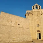 Crkva-tvrđava sv. Marija od Milosrđa, crkva sv. Marije, Vrboska, tvrđava sv. Marije od Milosrđa, Vrboska što vidjeti, Hvar, Petar Fabrio, otok hvar, hvar tvrđave, Crkva tvrđava sv marija od milosrđa wikipedia, Crkva tvrđava vrboska, Church-fortress of St. Mary of Mercy, church of St. Marije, Vrboska, fortress of St. Mary of Mercy, Vrboska what to see, Hvar, Petar Fabrio, island of Hvar, Hvar Fortress, St. Mary of Mercy Fortress Church wikipedia, Vrboska Fortress Church