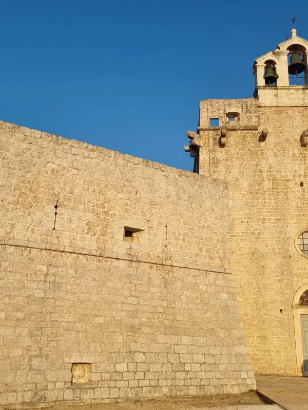Crkva-tvrđava sv. Marija od Milosrđa, crkva sv. Marije, Vrboska, tvrđava sv. Marije od Milosrđa, Vrboska što vidjeti, Hvar, Petar Fabrio, otok hvar, hvar tvrđave, Crkva tvrđava sv marija od milosrđa wikipedia, Crkva tvrđava vrboska, Church-fortress of St. Mary of Mercy, church of St. Marije, Vrboska, fortress of St. Mary of Mercy, Vrboska what to see, Hvar, Petar Fabrio, island of Hvar, Hvar Fortress, St. Mary of Mercy Fortress Church wikipedia, Vrboska Fortress Church