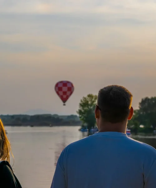Festivala balona na vrući zrak, Festivala balona na vrući zrak Prelog, Balon klub Zagreb, vožnja balonom hrvatska, let balonom cijena, let balonom na vrući zrak, Prelog, Festival balona, Festivala balona na vrući zrak 2024, Festivala balona na vrući zrak 2024 program, Otvoreno prvenstvo u balonu na vrući zrak, Drava, Akumulacijsko jezero Donja Dubrava, Prelog Marina, Aerodrom Prelog, Hot Air Balloon Festival, Prelog Hot Air Balloon Festival, Balloon Club Zagreb, balloon ride in Croatia, balloon flight price, hot air balloon flight, Prelog, Balloon Festival, Hot Air Balloon Festival 2024, Hot Air Balloon Festival 2024 program , Open Hot Air Balloon Championship, Drava, Donja Dubrava Reservoir Lake, Prelog Marina, Prelog Airport,