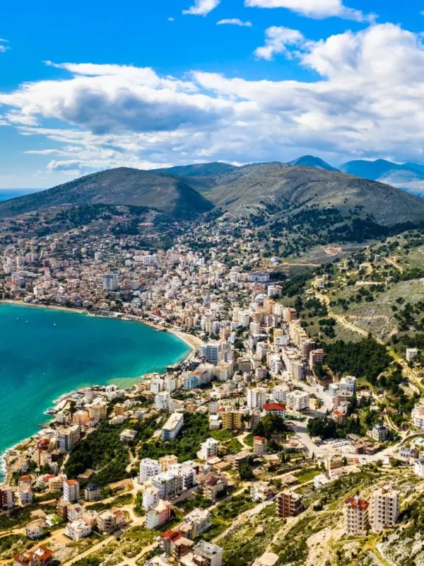 Sarandë, Saranda, Saranda plaže, zašto je Saranda popularna, Saranda znamenitosti, Samostan 40 Svetaca, Jonsko more, Plazhi i Pasqyrave, Ksamil, Lekurs, zamak  Lekurs, Lekurs Sarande, Plavo oko, Plavo oko Albanija, Plavo oko Sarande, utvrda Lekuresi, tvrđava Lekuresi, Sarandë, Saranda, Saranda beaches, why Saranda is popular, Saranda sights, Monastery of 40 Saints, Ionian Sea, Beaches and Pasqyrave, Ksamil, Lekurs, Lekurs Castle, Lekurs Saranda, Blue Eye, Blue Eye Albania, Blue Eye Saranda, Lekuresi Fortress, Lekuresi fortress,