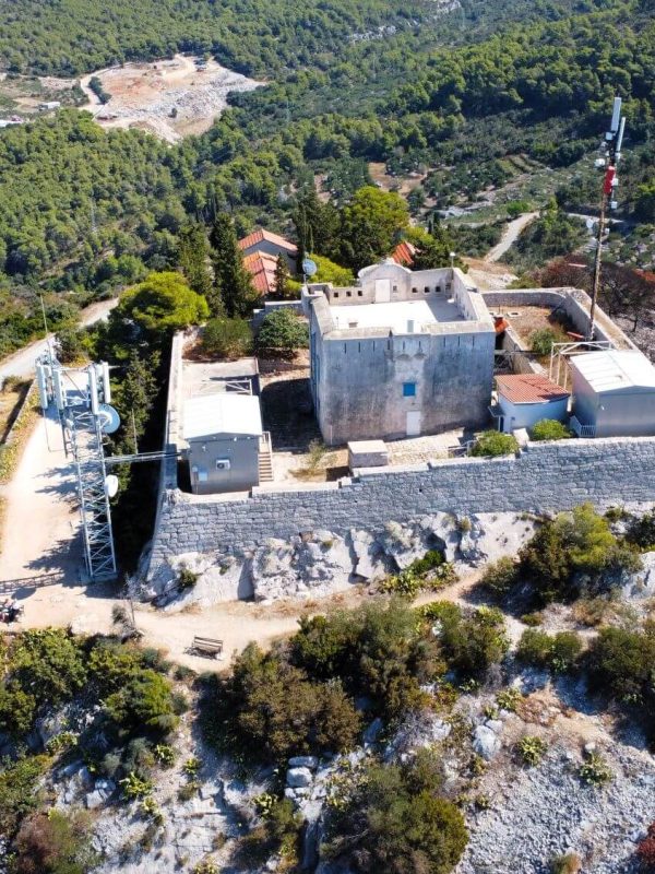 Napoljun, Napoleon Fort, Fort Napoleon, Hvar island, island of Hvar, Hvar fortresses, Fortica, Napoleon fortress, Paklinski Islands, island of Vis, cathedral of St. Stephen I, Napoleon fortress history, hvar fortress hike Napoljun, Napoleonova utvrda, Utvrda Napoleon, otok Hvar, otok Hvar, hvarske tvrđave, Fortica, Napoleonova tvrđava, Paklinski otoci, otok Vis, katedrala Sv. Stjepana I,povijest Napoleonove tvrđave, pješačenje hvarskom tvrđavom