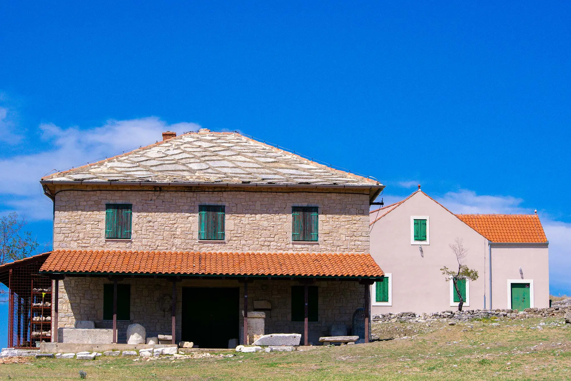 Hrvatska, Hrvatska Troja, Bribirska glavica, Bribir, spomenik kulture najviše kategorije, najvažnija arheološka nalazišta u Hrvatskoj, arheološka nalazišta u Hrvatskoj,Varvaria, Brebirium, Bribir, Nympheum, utvrda Nympheum, sv. Nikola Tavelić, samostan sv. Marije, crkva svete Ane, crkva svete Ane Bribirska glavica, Muzejska arheološka zbirka Bribir, Croatia, Hrvatska Troja, Bribirska glavica, Bribir, cultural monument of the highest category, the most important archaeological sites in Croatia, archaeological sites in Croatia, Varvaria, Brebirium, Bribir, Nympheum, Nympheum fortress, St. Nikola Tavelić, monastery of St. Mary, the church of St. Anna, the church of St. Anna Bribirska glavica, the Museum archaeological collection Bribir,