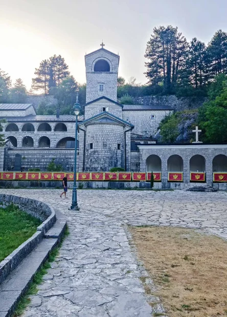 Ivan Crnojević, Cetinjski manastir, Đurađ Crnojević, Oktoih prvoglasnik, prva knjiga na ćirilici, Manastir crnojevica, Crna gora cetinje, Cetinjski manastir mosti, Cetinje, Crna gora, Ivan Crnojević, Cetinje Monastery, Đurađ Crnojević, Octoich the First Voice, the first book in Cyrillic, Crnojevica Monastery, Montenegro Cetinje, Cetinje Monastery bridges, Cetinje, Montenegro