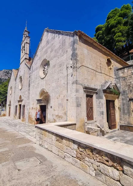 Otok Vis, Gusarica, crkva sv. Marije Gusarice, crkva sv. Marije Komiža, crkve sv. Nikole, crkve sv. Nikole Komiža, crkva sv. Roka, crkva Gospe od Sedam Žalosti, kameni gradovi visa, utvrde komiža, utvrde vis, Gospa Gusarica, Island of Vis, Gusarica, church of St. Maria, Gusarica, Church of Our Lady of the Pirates Komiža, church of St. Nicholas, church of St. Nicholas Komiža, church of St. Rocco, the church of Our Lady of Seven Sorrows, the stone towns of Vis, Komiža forts, Vis forts, Our Lady of the Pirates, Church of Our Lady of the Pirates