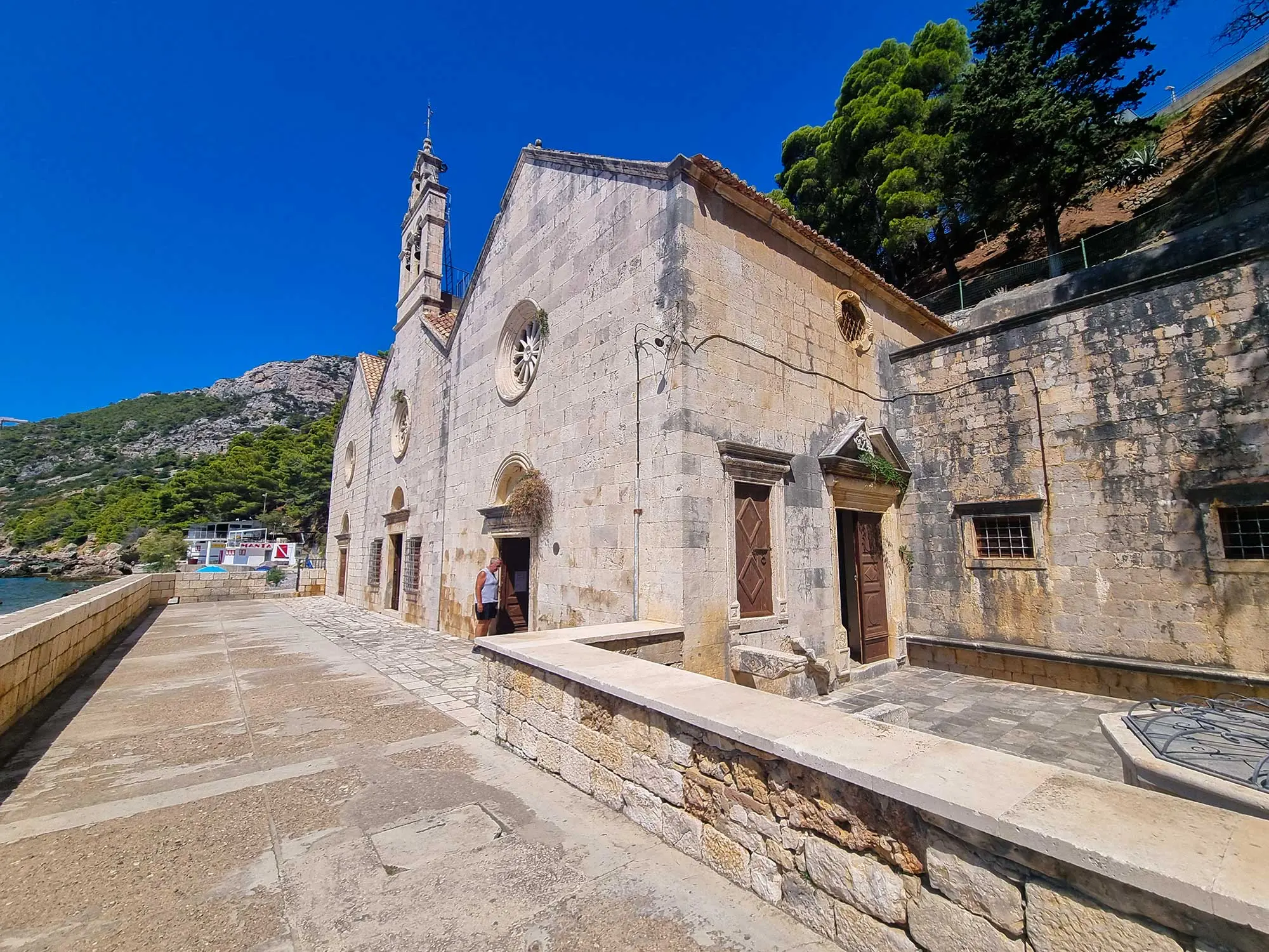 Otok Vis, Gusarica, crkva sv. Marije Gusarice, crkva sv. Marije Komiža, crkve sv. Nikole, crkve sv. Nikole Komiža, crkva sv. Roka, crkva Gospe od Sedam Žalosti, kameni gradovi visa, utvrde komiža, utvrde vis, Gospa Gusarica, Island of Vis, Gusarica, church of St. Maria, Gusarica, Church of Our Lady of the Pirates Komiža, church of St. Nicholas, church of St. Nicholas Komiža, church of St. Rocco, the church of Our Lady of Seven Sorrows, the stone towns of Vis, Komiža forts, Vis forts, Our Lady of the Pirates, Church of Our Lady of the Pirates