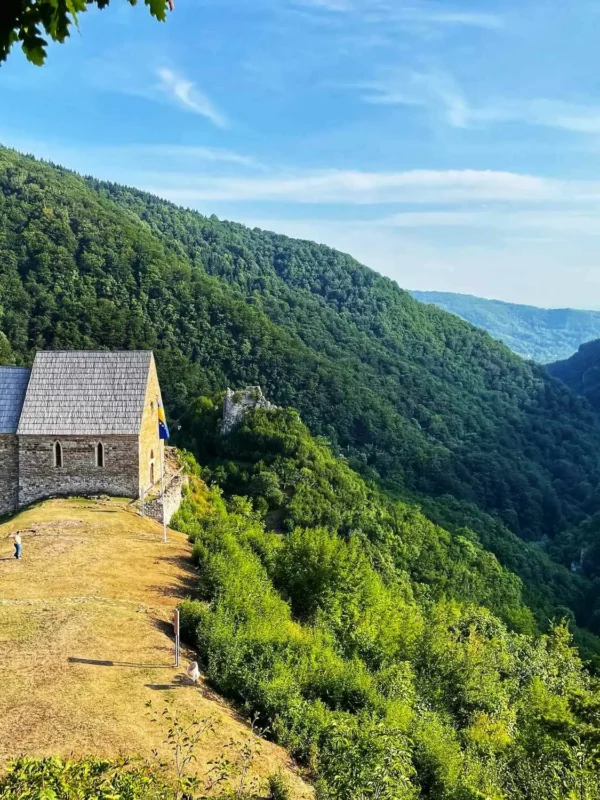 Vareš, kraljevski grad Bobovac, Bobovac, gdje se čuvala kruna Bosne, kruna Bosne, Kraljeva Sutjeska, Kraljevski grad bobovac wikipedia, Stjepan 2 kotromanic,  prijestolnica bosanskih kraljeva, Stolni grad bosanskih kraljeva, Srednjovjekovni kraljevski grad Bobovac, Srednjovjekovni grad Bobovac, Grad bobovac wikipedia, Bobovac Bosna, Srednjovjekovna bosna, Vareš, the royal city of Bobovac, Bobovac, where the crown of Bosnia was kept, the crown of Bosnia, Kraljeva Sutjeska, Royal city of bobovac wikipedia, Stjepan 2 kotromanic,  the capital of Bosnian kings, The throne city of Bosnian kings, Medieval royal city of Bobovac, Medieval city of Bobovac, City of bobovac wikipedia , Bobovac Bosnia, Medieval Bosnia,